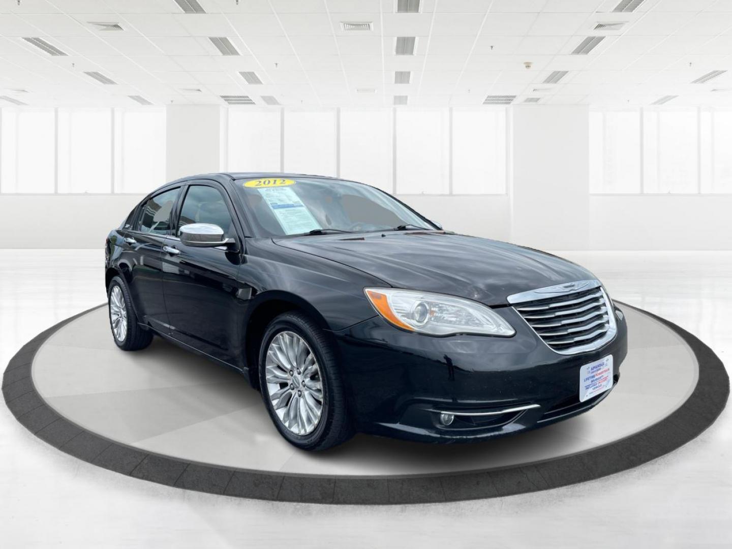 2012 Black Chrysler 200 (1C3CCBCG4CN) with an 3.6L V6 DOHC 24V FFV engine, 6-Speed Automatic transmission, located at 1184 Kauffman Ave, Fairborn, OH, 45324, (937) 908-9800, 39.807365, -84.029114 - Photo#0