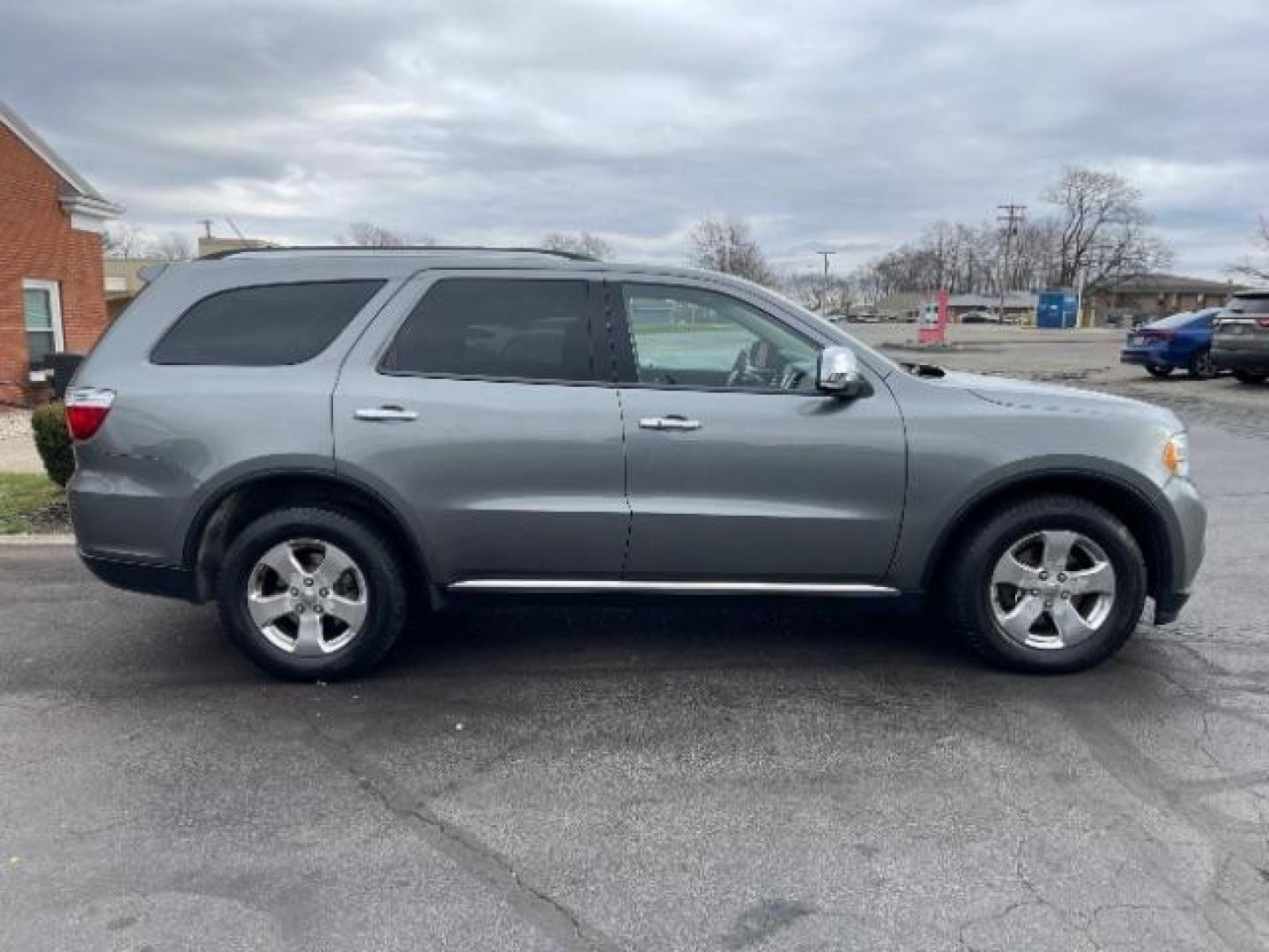 2012 Mineral Gray Metallic Dodge Durango Crew AWD (1C4RDJDG7CC) with an 3.6L V6 DOHC 24V engine, 5-Speed Automatic transmission, located at 1951 S Dayton Lakeview Rd., New Carlisle, OH, 45344, (937) 908-9800, 39.890999, -84.050255 - Photo#3