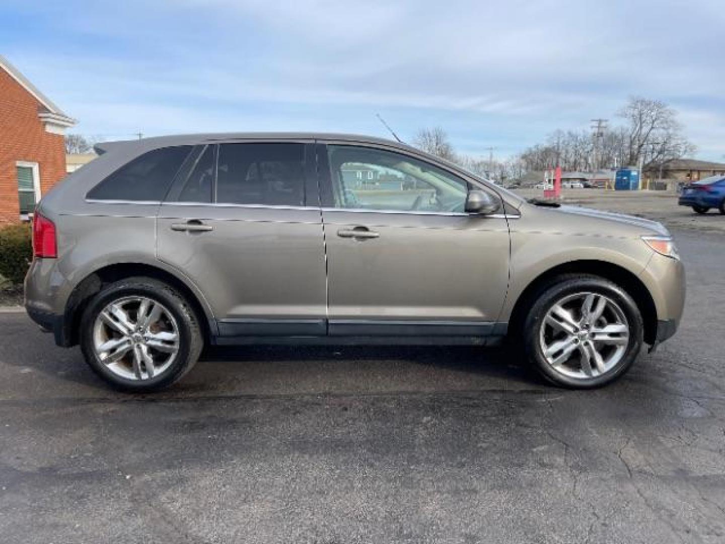 2012 Mineral Gray Metallic Ford Edge Limited AWD (2FMDK4KC7CB) with an 3.5L V6 DOHC 24V engine, 6-Speed Automatic transmission, located at 1099 N County Rd 25A, OH, 45373, (937) 908-9800, 40.057079, -84.212883 - Photo#3