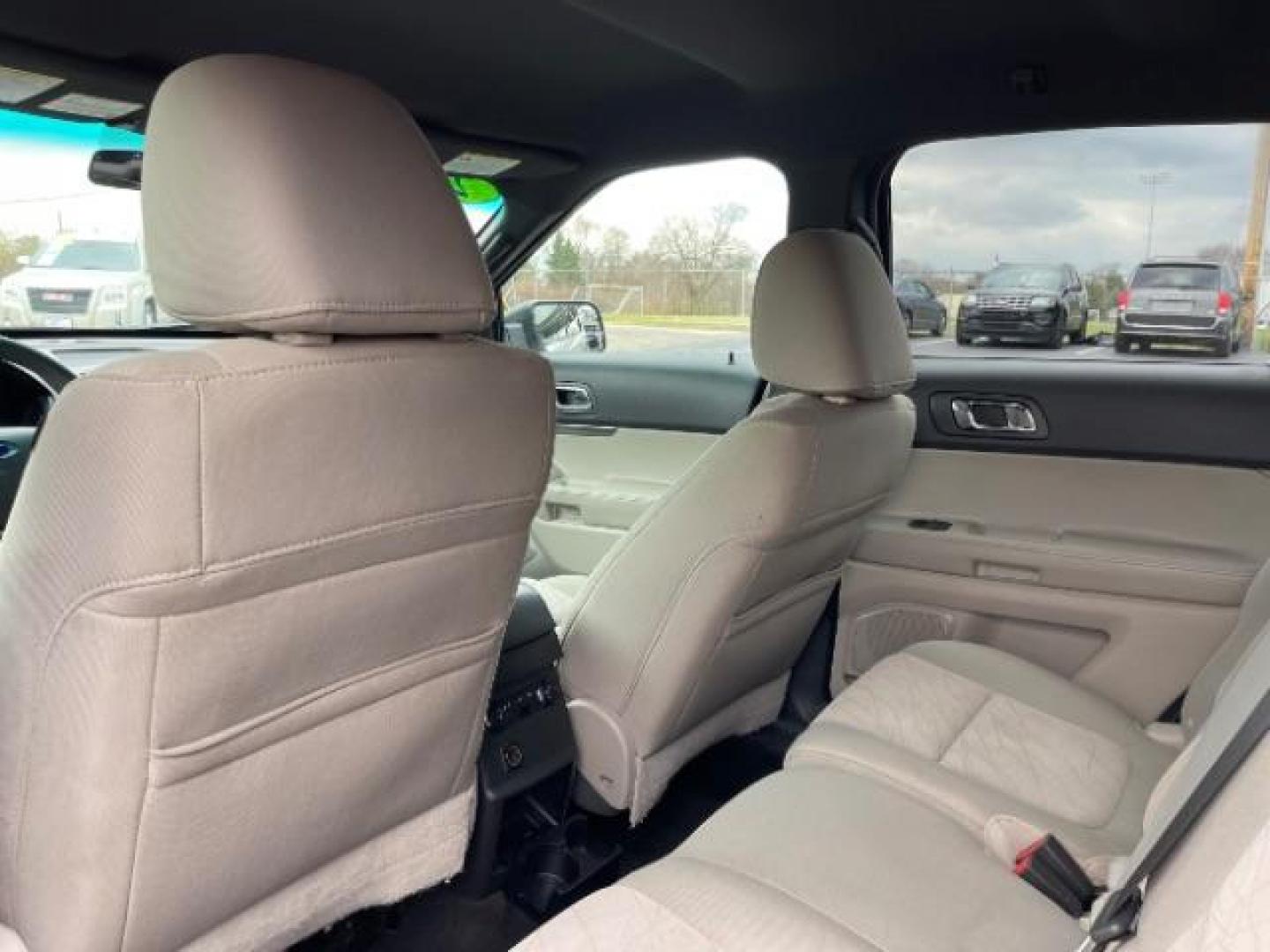 2012 Ingot Silver Metallic Ford Explorer Base FWD (1FMHK7B86CG) with an 3.5L V6 DOHC 24V engine, 6-Speed Automatic transmission, located at 1184 Kauffman Ave, Fairborn, OH, 45324, (937) 908-9800, 39.807365, -84.029114 - Photo#10