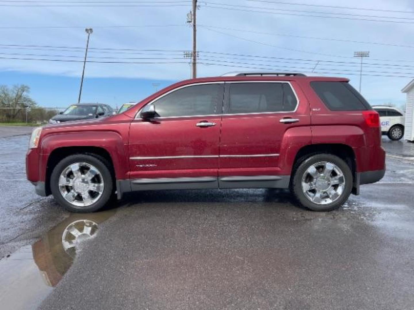 2012 Red GMC Terrain SLT2 AWD (2GKFLXE51C6) with an 3.0L V6 DOHC 24V engine, 6-Speed Automatic transmission, located at 401 Woodman Dr, Riverside, OH, 45431, (937) 908-9800, 39.763779, -84.122063 - Photo#2