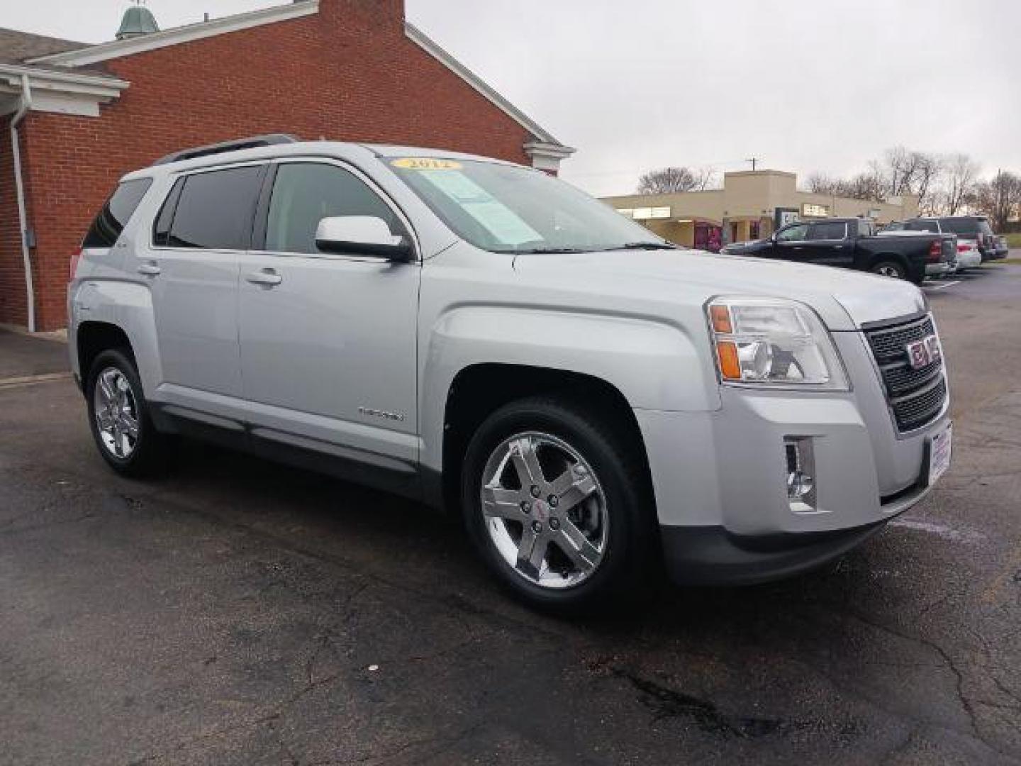 2012 Quicksilver Metallic GMC Terrain SLE2 FWD (2GKALSEKXC6) with an 2.4L L4 DOHC 16V FFV engine, 6-Speed Automatic transmission, located at 1184 Kauffman Ave, Fairborn, OH, 45324, (937) 908-9800, 39.807365, -84.029114 - Photo#0