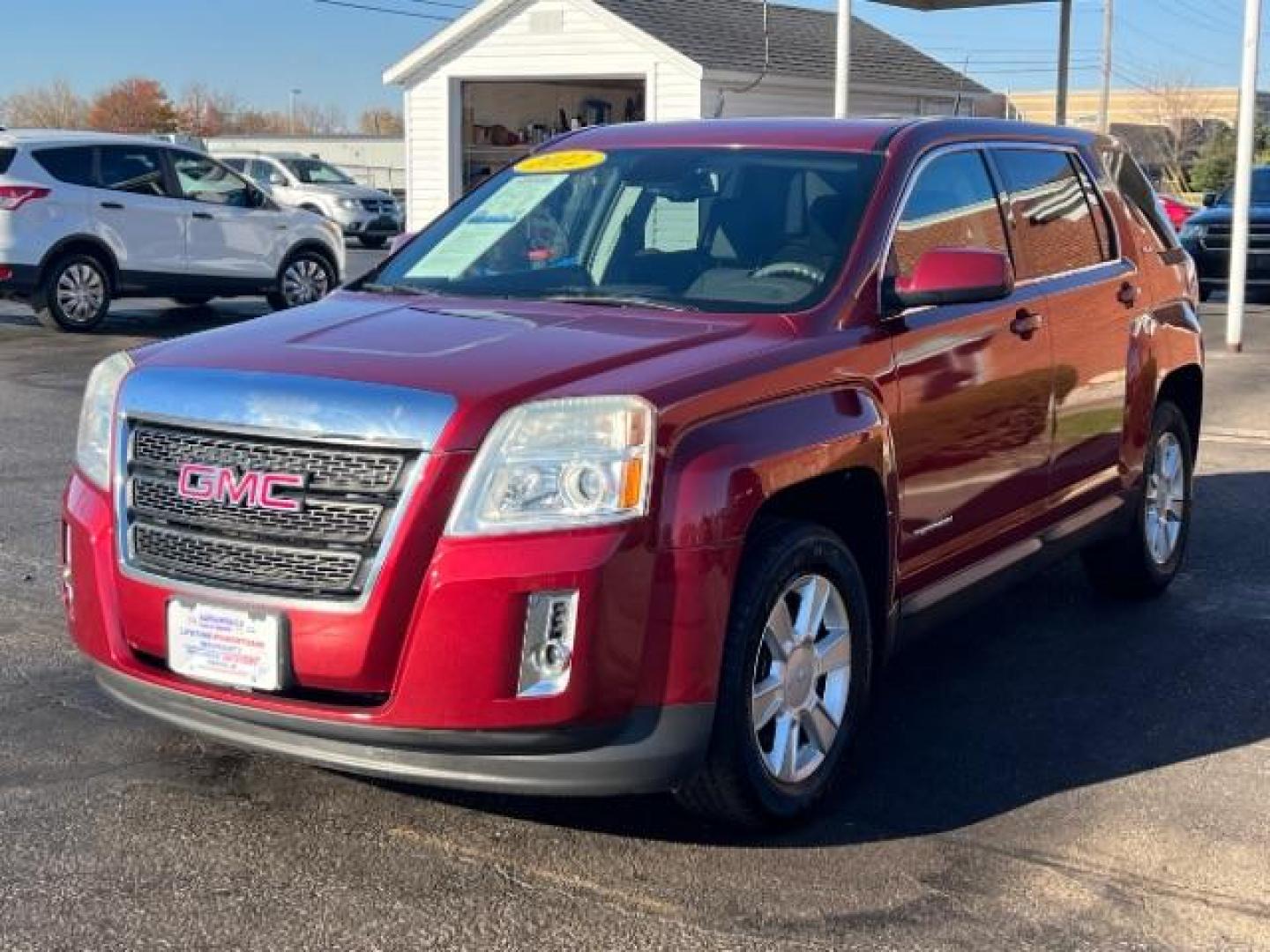 2012 Red GMC Terrain SLE1 FWD (2GKALMEK9C6) with an 2.4L L4 DOHC 16V FFV engine, 6-Speed Automatic transmission, located at 1230 East Main St, Xenia, OH, 45385, (937) 908-9800, 39.687321, -83.910294 - Photo#2