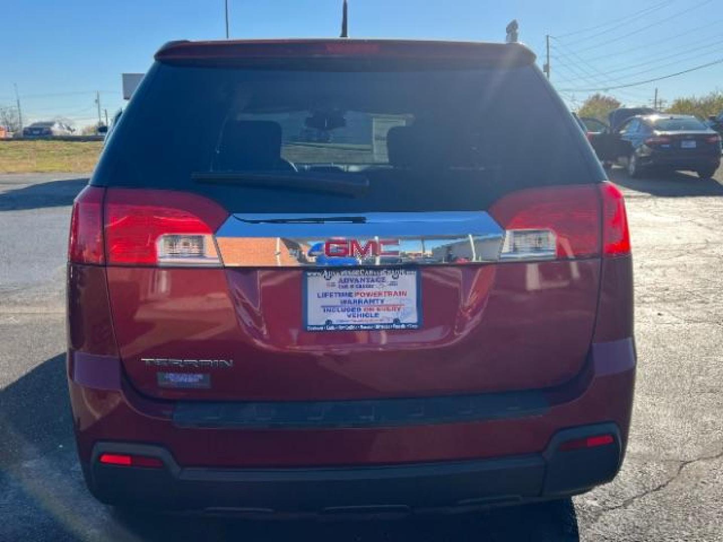 2012 Red GMC Terrain SLE1 FWD (2GKALMEK9C6) with an 2.4L L4 DOHC 16V FFV engine, 6-Speed Automatic transmission, located at 1230 East Main St, Xenia, OH, 45385, (937) 908-9800, 39.687321, -83.910294 - Photo#3