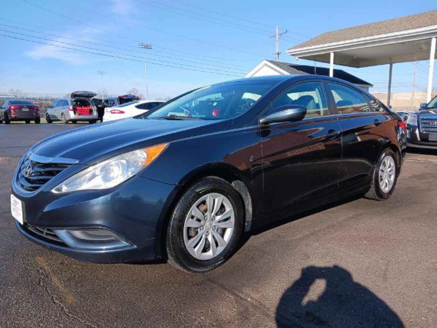 2012 Pacific Blue Pearl Hyundai Sonata GLS Auto (5NPEB4AC9CH) with an 2.4L L4 DOHC 16V engine, 6-Speed Automatic transmission, located at 1951 S Dayton Lakeview Rd., New Carlisle, OH, 45344, (937) 908-9800, 39.890999, -84.050255 - Photo#2