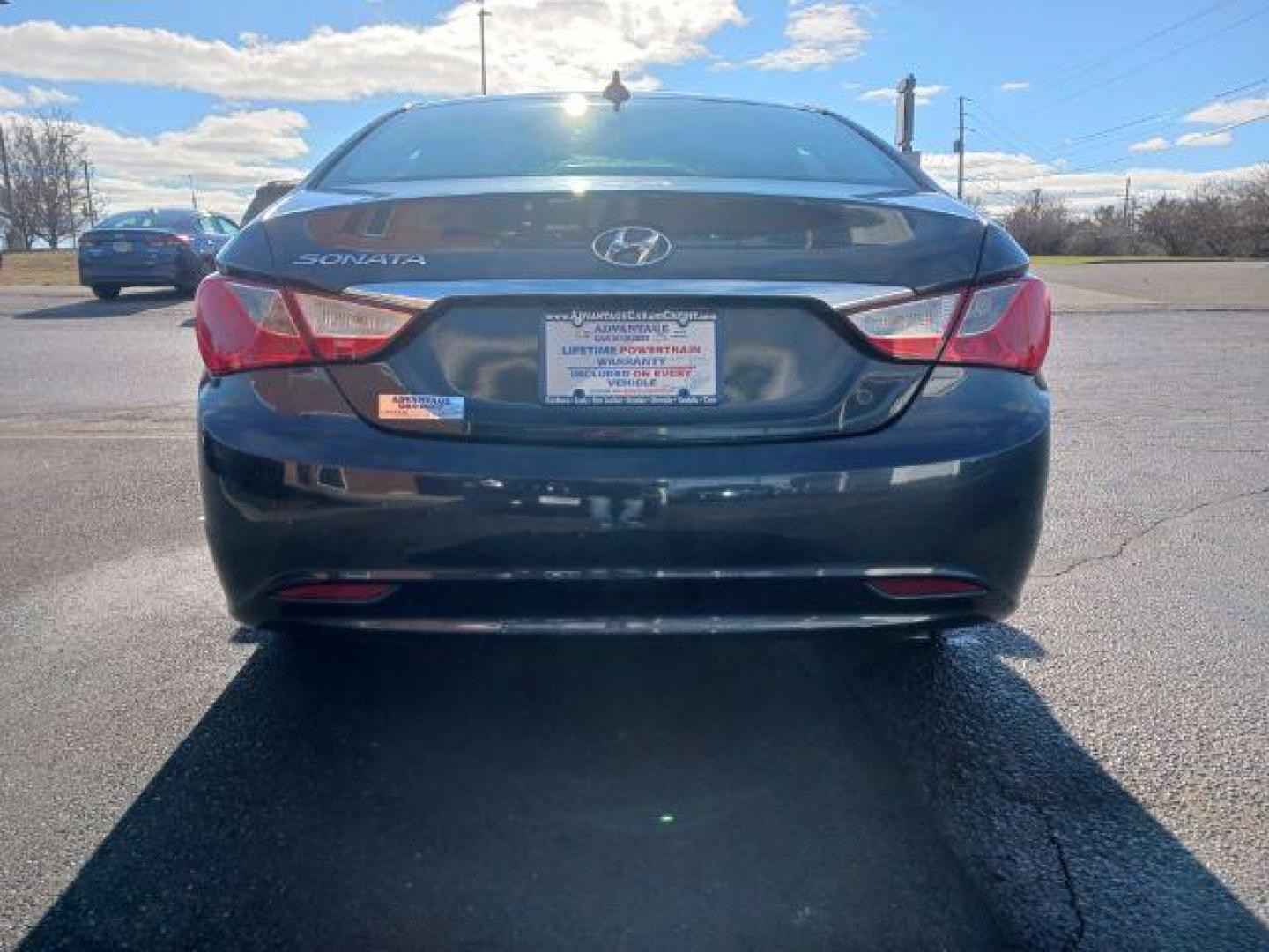 2012 Pacific Blue Pearl Hyundai Sonata GLS Auto (5NPEB4AC6CH) with an 2.4L L4 DOHC 16V engine, 6-Speed Automatic transmission, located at 1099 N County Rd 25A, OH, 45373, (937) 908-9800, 40.057079, -84.212883 - Photo#5