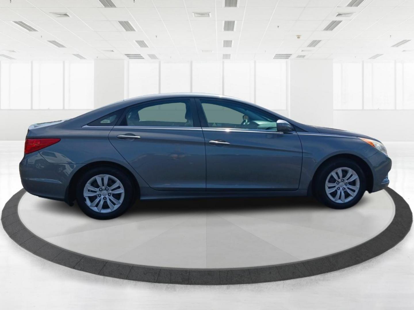 2012 Harbor Gray Metallic Hyundai Sonata (5NPEB4AC3CH) with an 2.4L L4 DOHC 16V engine, 6-Speed Automatic transmission, located at 1184 Kauffman Ave, Fairborn, OH, 45324, (937) 908-9800, 39.807365, -84.029114 - Photo#1