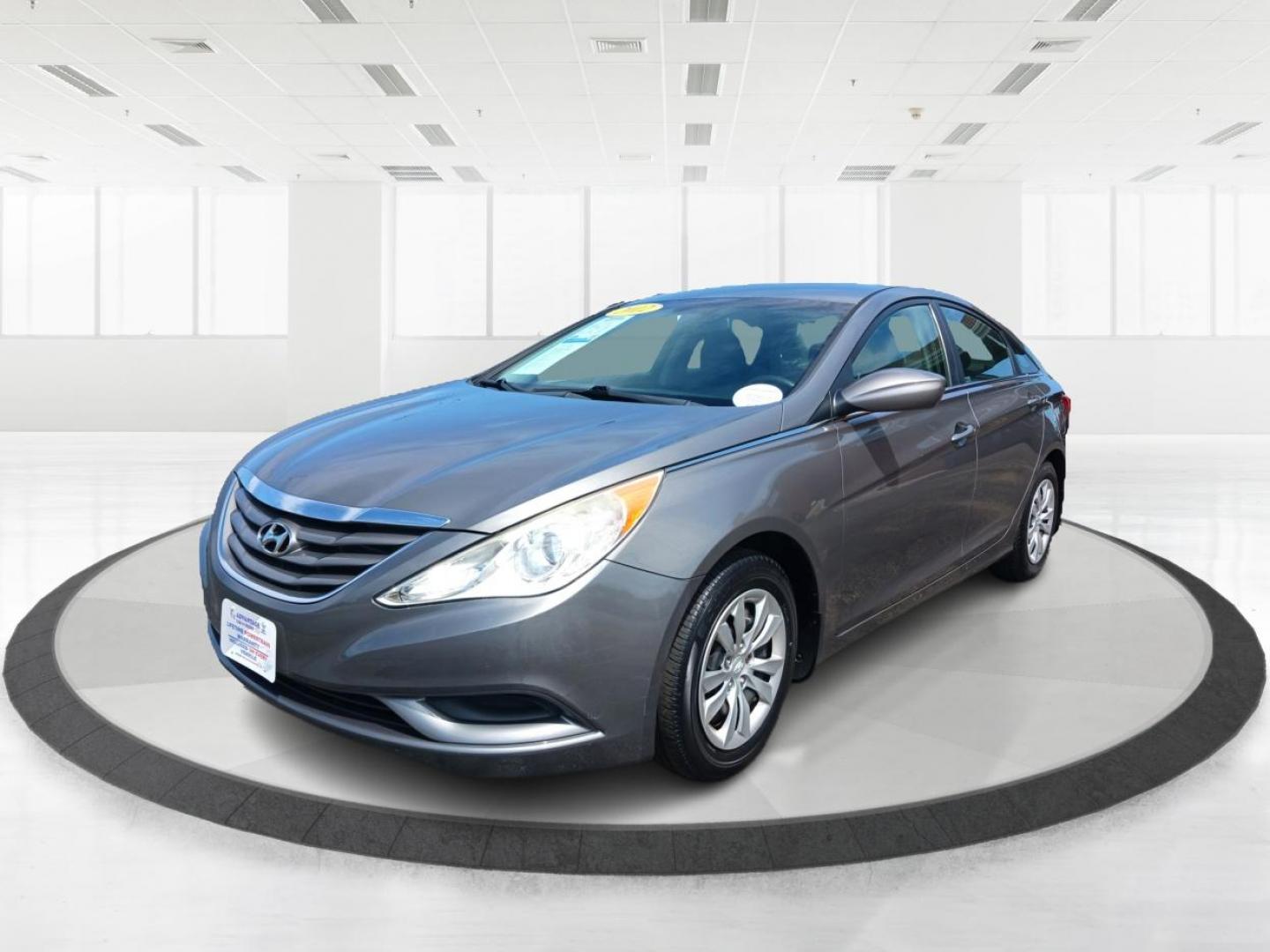 2012 Harbor Gray Metallic Hyundai Sonata (5NPEB4AC3CH) with an 2.4L L4 DOHC 16V engine, 6-Speed Automatic transmission, located at 1184 Kauffman Ave, Fairborn, OH, 45324, (937) 908-9800, 39.807365, -84.029114 - Photo#7