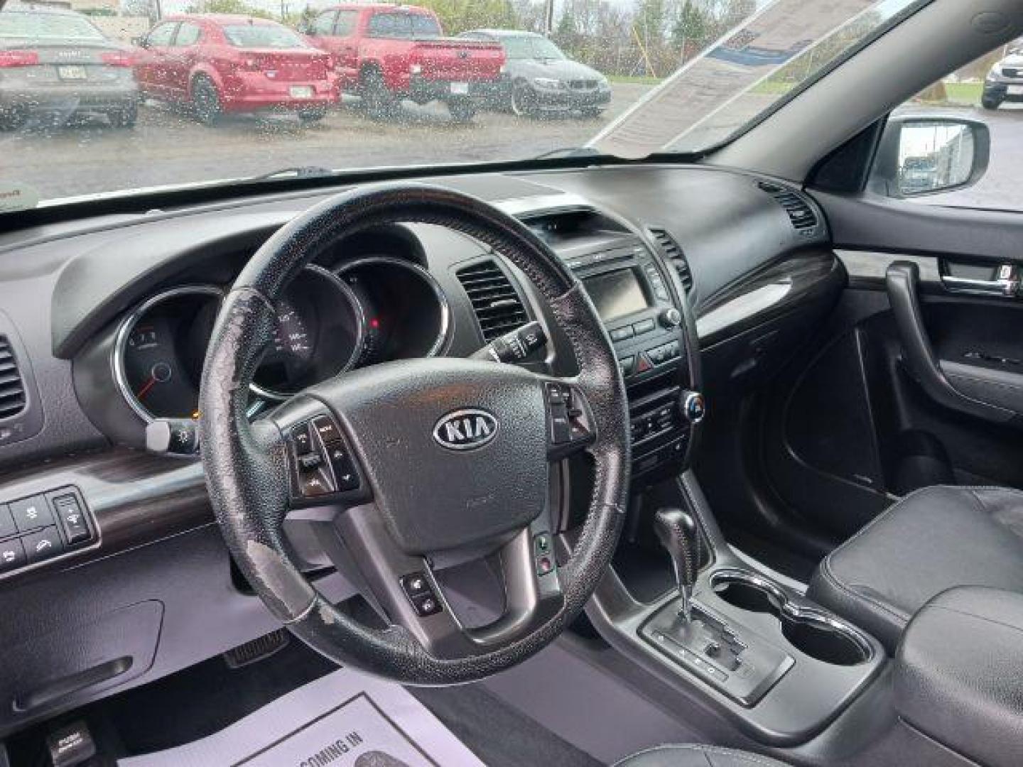 2012 Bright Silver Kia Sorento EX V6 4WD (5XYKUDA29CG) with an 3.5L V6 DOHC 24V engine, 6-Speed Automatic transmission, located at 4508 South Dixie Dr, Moraine, OH, 45439, (937) 908-9800, 39.690136, -84.216438 - Photo#6