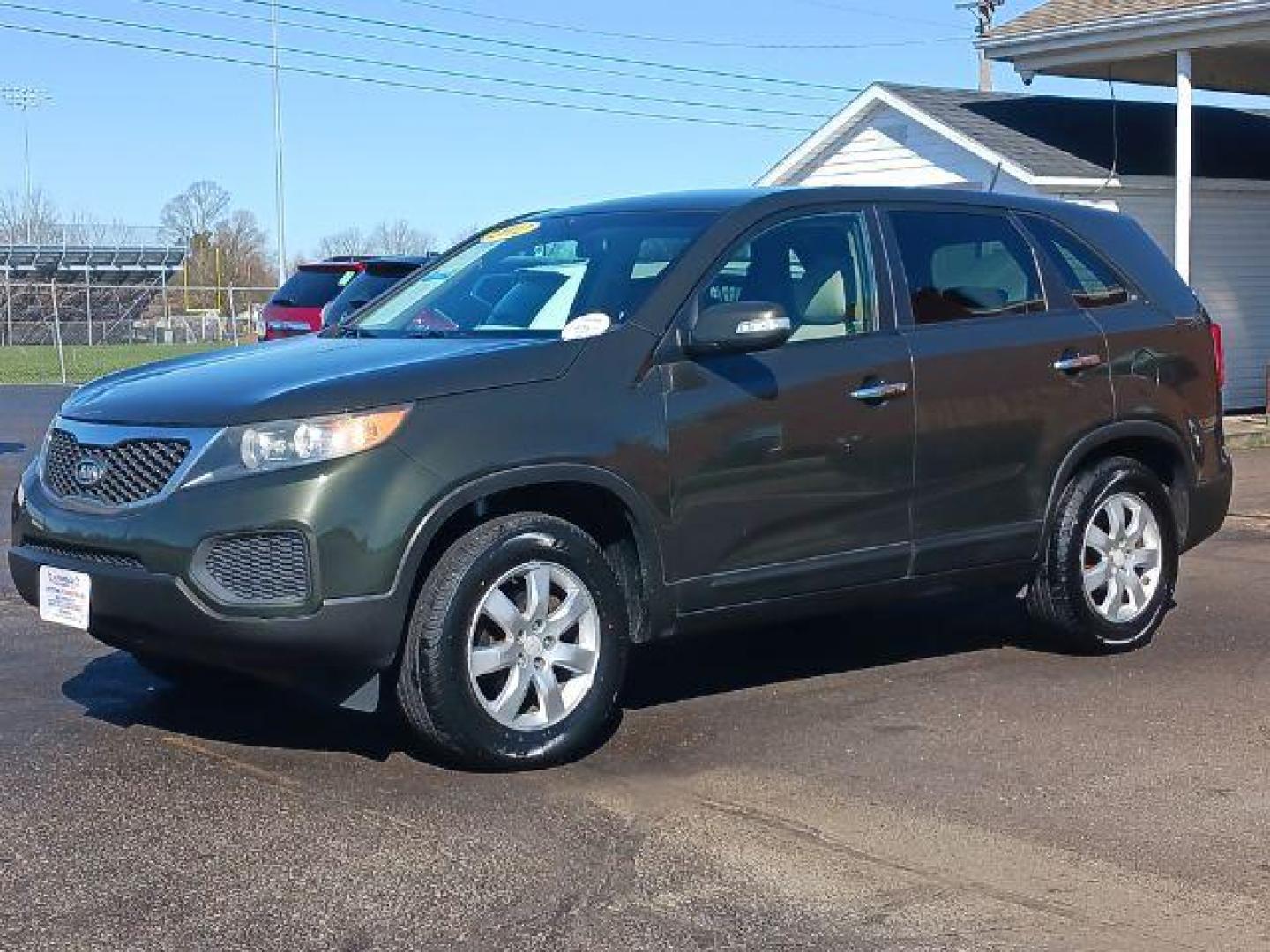 2012 Baltic Blue Kia Sorento LX 2WD (5XYKT3A15CG) with an 2.4L L4 DOHC 16V engine, 6-Speed Automatic transmission, located at 4508 South Dixie Dr, Moraine, OH, 45439, (937) 908-9800, 39.690136, -84.216438 - Photo#2