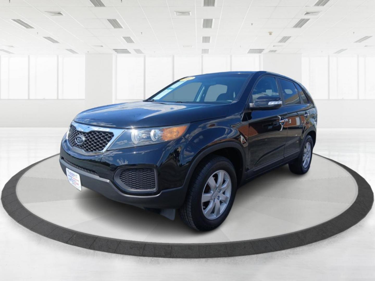 2012 Ebony Black Kia Sorento LX 2WD (5XYKT4A1XCG) with an 2.4L L4 DOHC 16V engine, 6-Speed Automatic transmission, located at 1230 East Main St, Xenia, OH, 45385, (937) 908-9800, 39.687321, -83.910294 - Photo#7