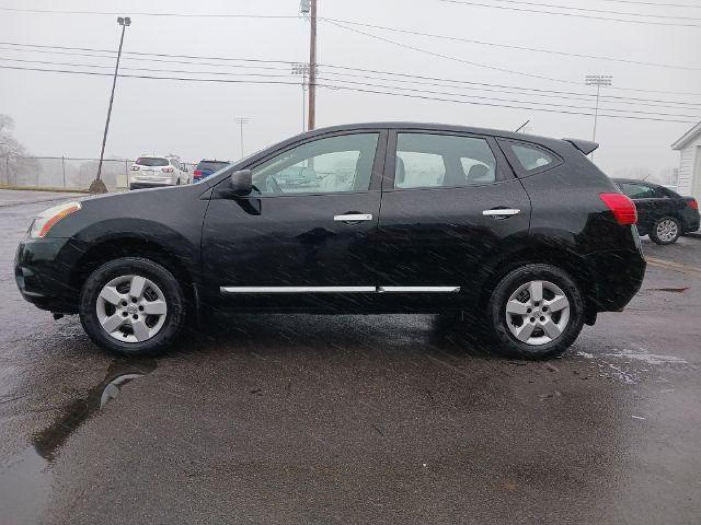 2012 Super Black Nissan Rogue S AWD (JN8AS5MV9CW) with an 2.5L L4 DOHC 16V engine, Continuously Variable Transmission transmission, located at 1951 S Dayton Lakeview Rd., New Carlisle, OH, 45344, (937) 908-9800, 39.890999, -84.050255 - Photo#3