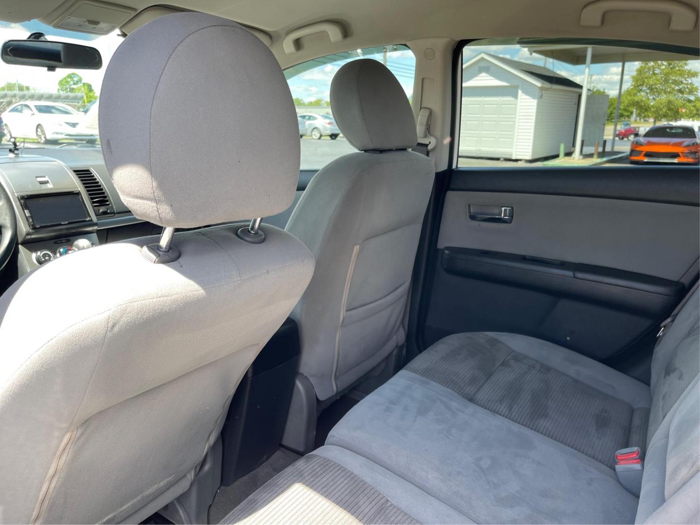 2012 Aspen White Pearl Nissan Sentra 2.0 SR (3N1AB6AP6CL) with an 2.0L L4 DOHC 16V engine, Continuously Variable Transmission transmission, located at 1099 N County Rd 25A, OH, 45373, (937) 908-9800, 40.057079, -84.212883 - Photo#9