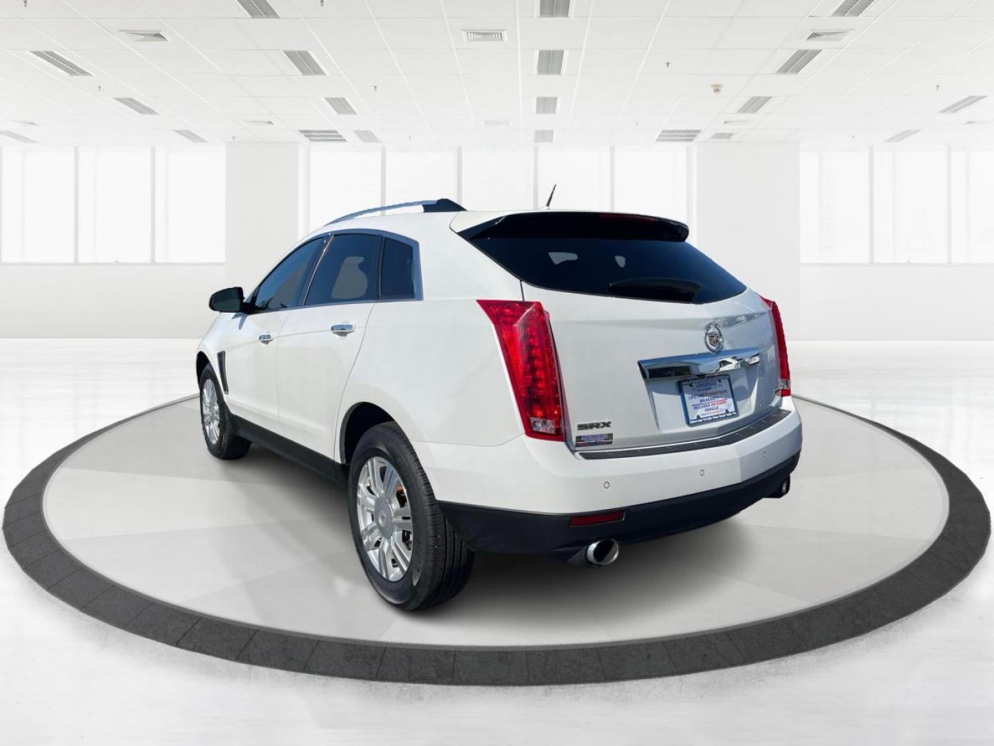 2013 White Cadillac SRX Luxury Collection (3GYFNCE32DS) with an 3.6L V6 DOHC 24V FFV engine, 6-Speed Automatic transmission, located at 4508 South Dixie Dr, Moraine, OH, 45439, (937) 908-9800, 39.690136, -84.216438 - Photo#4