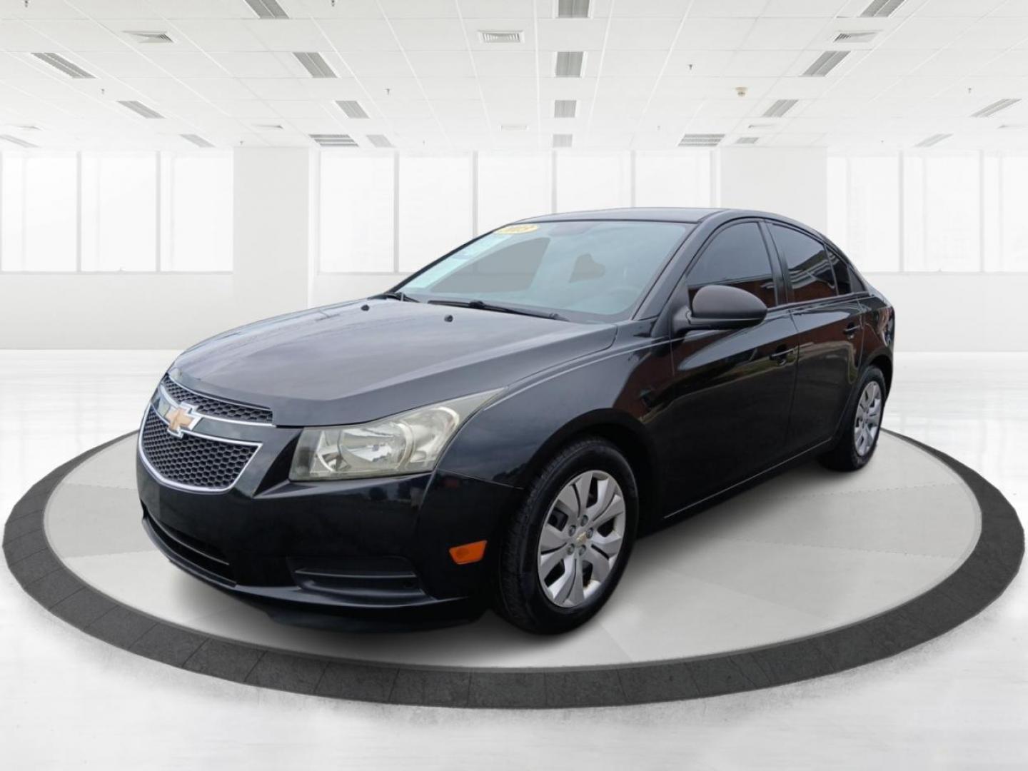 2013 Black Granite Metallic Chevrolet Cruze LS Auto (1G1PA5SH8D7) with an 1.8L L4 DOHC 16V FFV engine, 6-Speed Automatic transmission, located at 1951 S Dayton Lakeview Rd., New Carlisle, OH, 45344, (937) 908-9800, 39.890999, -84.050255 - Photo#4