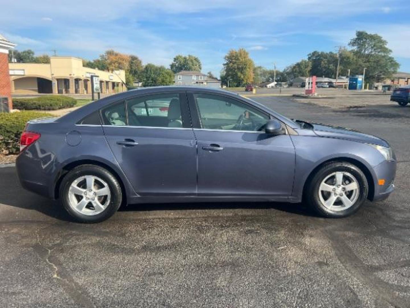 2013 Blue Topaz Metallic Chevrolet Cruze 1LT Auto (1G1PC5SB1D7) with an 1.4L L4 DOHC 16V TURBO engine, 6-Speed Automatic transmission, located at 1230 East Main St, Xenia, OH, 45385, (937) 908-9800, 39.687321, -83.910294 - Photo#5