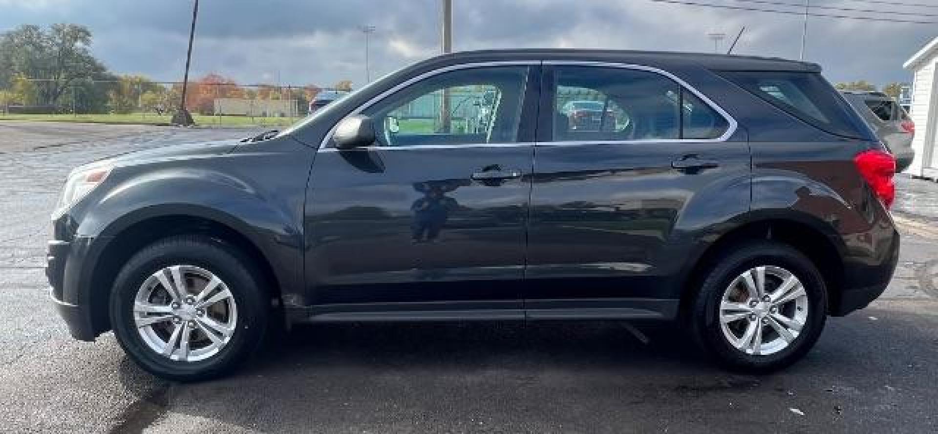 2013 Ashen Gray Metallic Chevrolet Equinox LS 2WD (2GNALBEK5D6) with an 2.4L L4 DOHC 16V engine, 6-Speed Automatic transmission, located at 1951 S Dayton Lakeview Rd., New Carlisle, OH, 45344, (937) 908-9800, 39.890999, -84.050255 - Photo#3