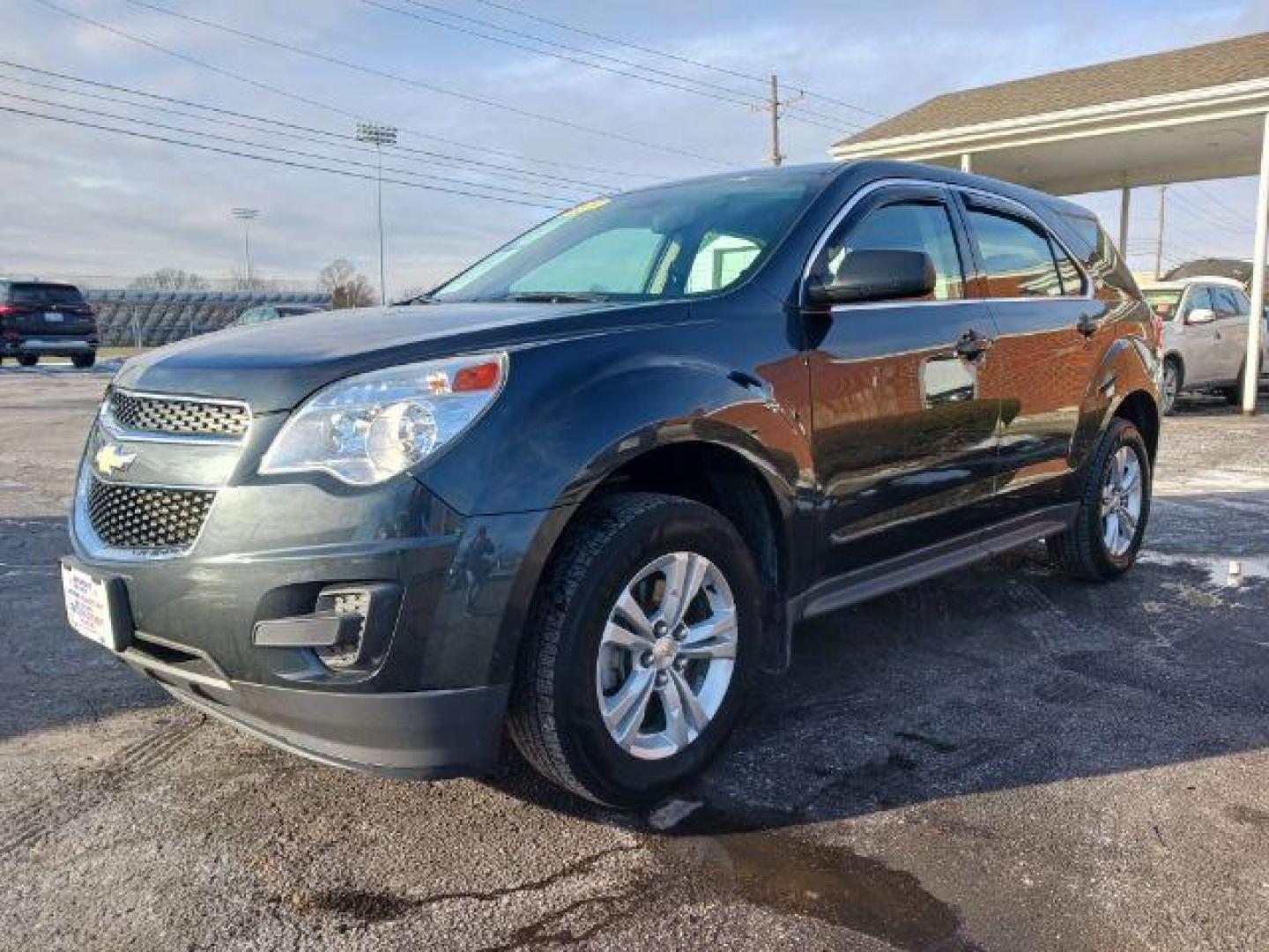 2013 Ashen Gray Metallic Chevrolet Equinox LS 2WD (2GNALBEK1D1) with an 2.4L L4 DOHC 16V engine, 6-Speed Automatic transmission, located at 880 E. National Road, Vandalia, OH, 45377, (937) 908-9800, 39.892189, -84.181015 - Photo#2