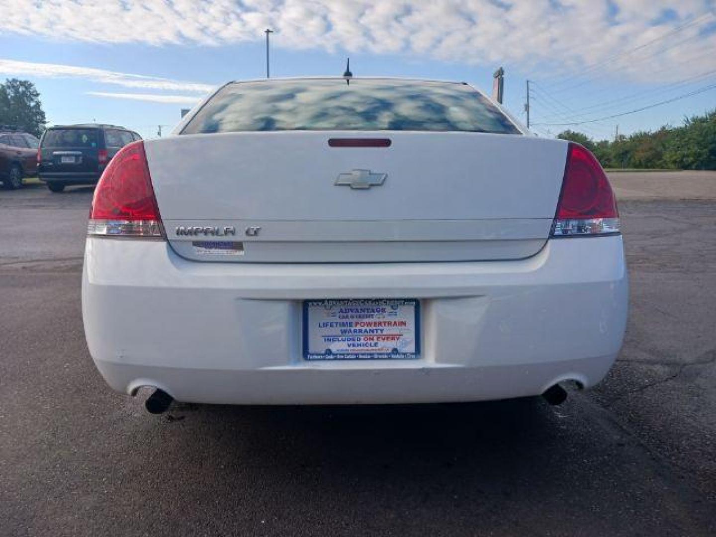 2013 White Chevrolet Impala LT (Fleet) (2G1WG5E34D1) with an 3.6L V6 DOHC 16V FFV engine, 6-Speed Automatic transmission, located at 1099 N County Rd 25A, OH, 45373, (937) 908-9800, 40.057079, -84.212883 - Photo#5