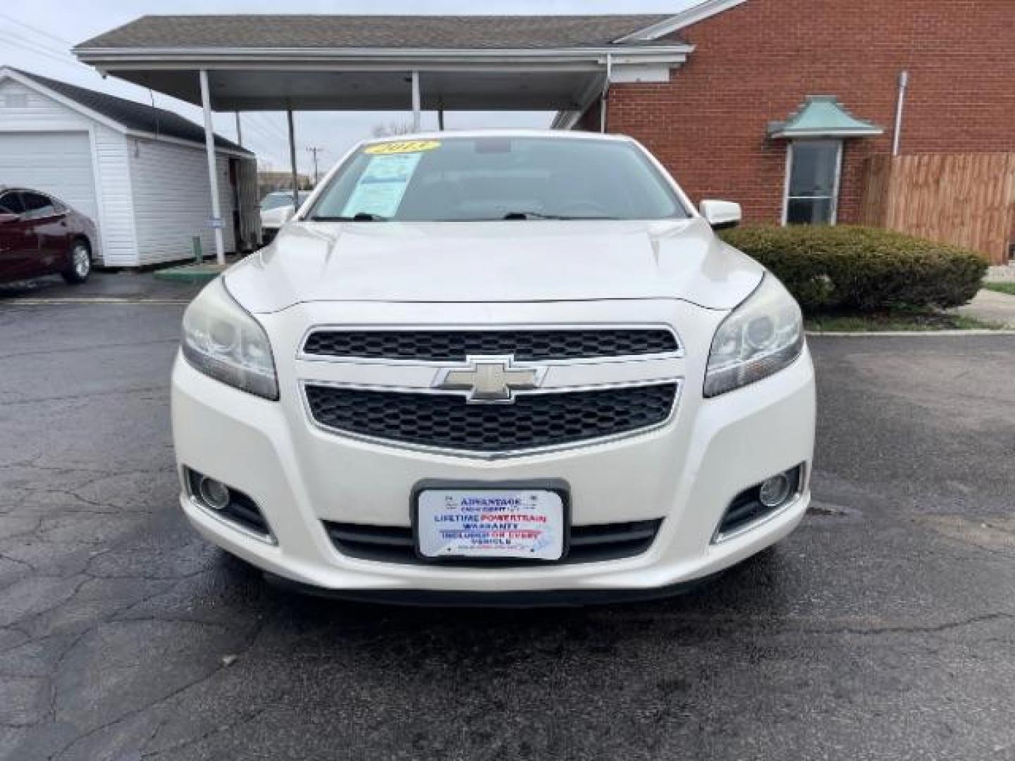 2013 White Diamond Tricoat Chevrolet Malibu 2LT (1G11E5SAXDF) with an 2.5L L4 DOHC 16V engine, 6-Speed Automatic transmission, located at 1099 N County Rd 25A, OH, 45373, (937) 908-9800, 40.057079, -84.212883 - Photo#4