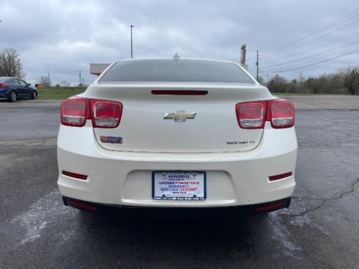 2013 White Diamond Tricoat Chevrolet Malibu 2LT (1G11E5SAXDF) with an 2.5L L4 DOHC 16V engine, 6-Speed Automatic transmission, located at 1099 N County Rd 25A, OH, 45373, (937) 908-9800, 40.057079, -84.212883 - Photo#5