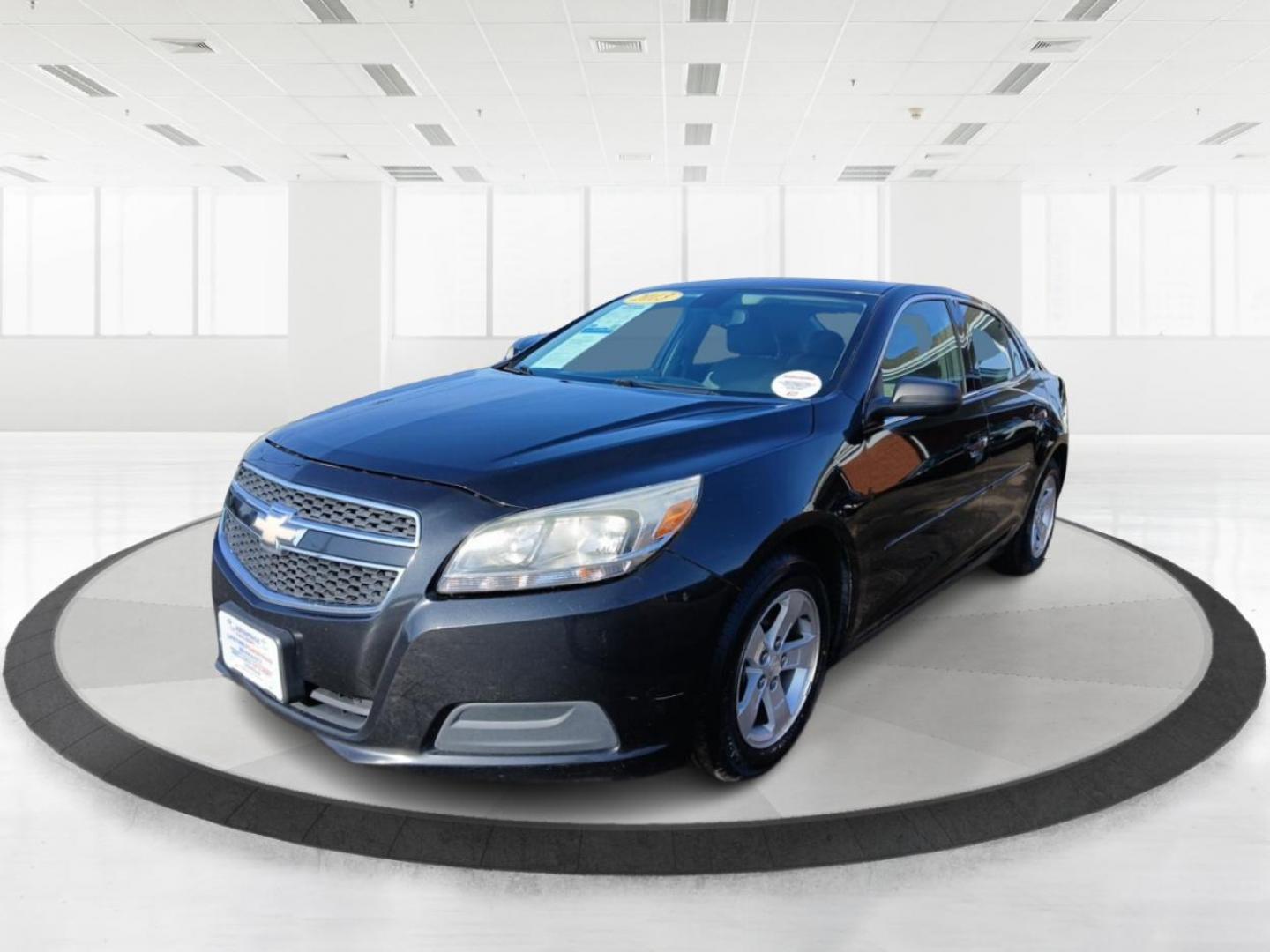 2013 Chevrolet Malibu LS (1G11B5SA1DF) with an 2.5L L4 DOHC 16V engine, 6-Speed Automatic transmission, located at 1230 East Main St, Xenia, OH, 45385, (937) 908-9800, 39.688026, -83.910172 - 2013 Chevrolet Malibu LS - Photo#7