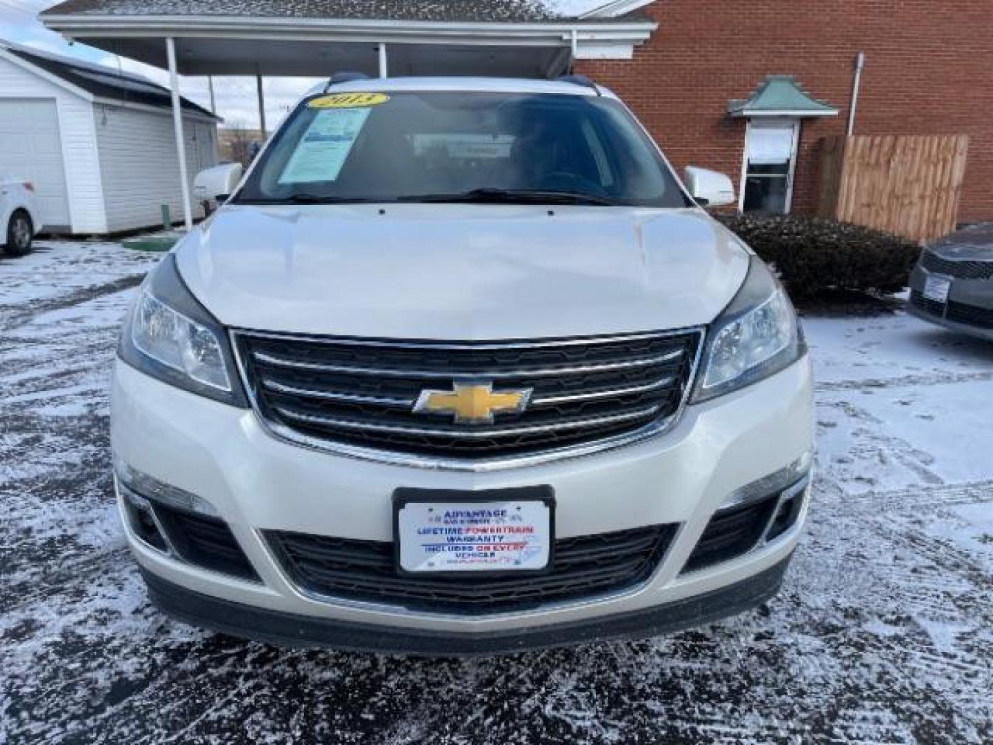 2013 White Diamond Tricoat Chevrolet Traverse 2LT FWD (1GNKRJKD1DJ) with an 3.6L V6 DOHC 24V engine, 6-Speed Automatic transmission, located at 1184 Kauffman Ave, Fairborn, OH, 45324, (937) 908-9800, 39.807365, -84.029114 - Photo#3