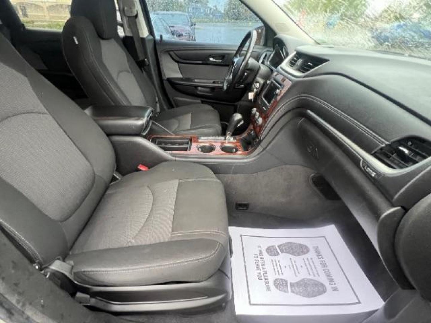 2013 Champagne Silver Metallic Chevrolet Traverse 1LT FWD (1GNKRGKD7DJ) with an 3.6L V6 DOHC 24V engine, 6-Speed Automatic transmission, located at 1230 East Main St, Xenia, OH, 45385, (937) 908-9800, 39.687321, -83.910294 - Third Row - Photo#10