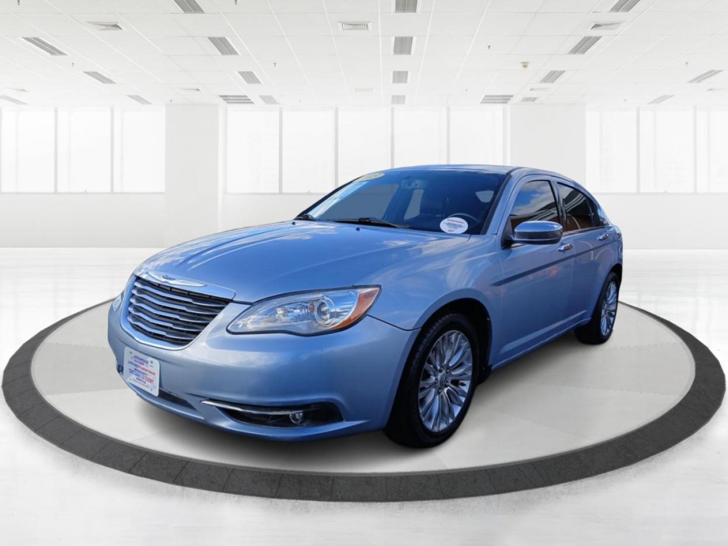 2013 Crystal Blue Pearl Chrysler 200 Limited (1C3CCBCG0DN) with an 3.6L V6 DOHC 24V FFV engine, 6-Speed Automatic transmission, located at 8750 N County Rd 25A, Piqua, OH, 45356, (937) 908-9800, 40.164391, -84.232513 - Photo#7