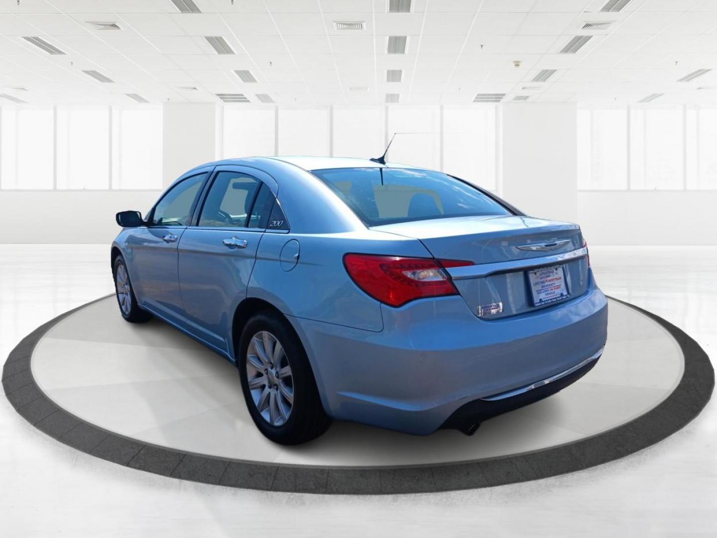 2013 Crystal Blue Pearl Chrysler 200 (1C3CCBCG1DN) with an 3.6L V6 DOHC 24V FFV engine, 6-Speed Automatic transmission, located at 401 Woodman Dr, Riverside, OH, 45431, (937) 908-9800, 39.763779, -84.122063 - Photo#4