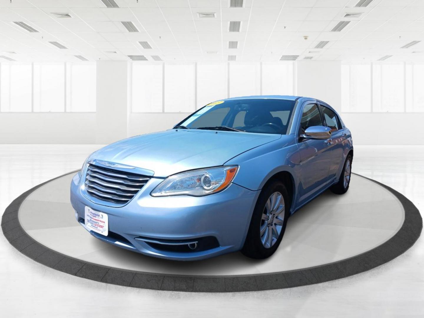 2013 Crystal Blue Pearl Chrysler 200 (1C3CCBCG1DN) with an 3.6L V6 DOHC 24V FFV engine, 6-Speed Automatic transmission, located at 401 Woodman Dr, Riverside, OH, 45431, (937) 908-9800, 39.763779, -84.122063 - Photo#7