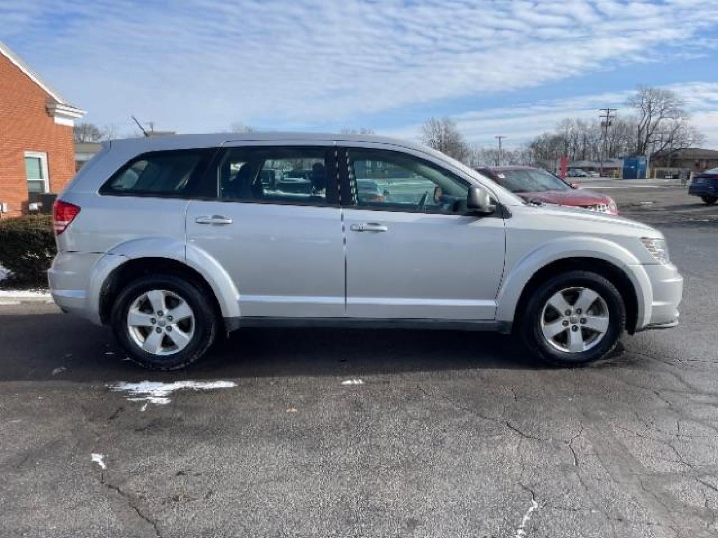 2013 Bright Silver Metallic Dodge Journey SE (3C4PDCAB1DT) with an 2.4L L4 DOHC 16V engine, 4-Speed Automatic transmission, located at 1951 S Dayton Lakeview Rd., New Carlisle, OH, 45344, (937) 908-9800, 39.890999, -84.050255 - Photo#3