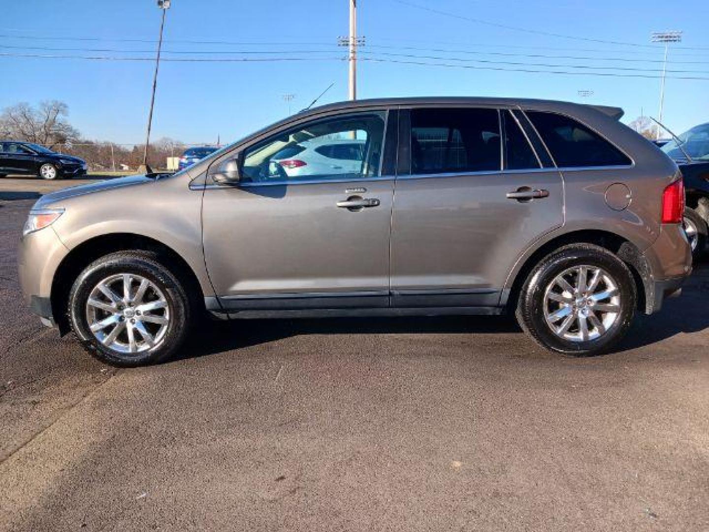 2013 Ginger Ale Metallic Ford Edge Limited FWD (2FMDK3KCXDB) with an 3.5L V6 DOHC 24V engine, 6-Speed Automatic transmission, located at 880 E. National Road, Vandalia, OH, 45377, (937) 908-9800, 39.892189, -84.181015 - Photo#3