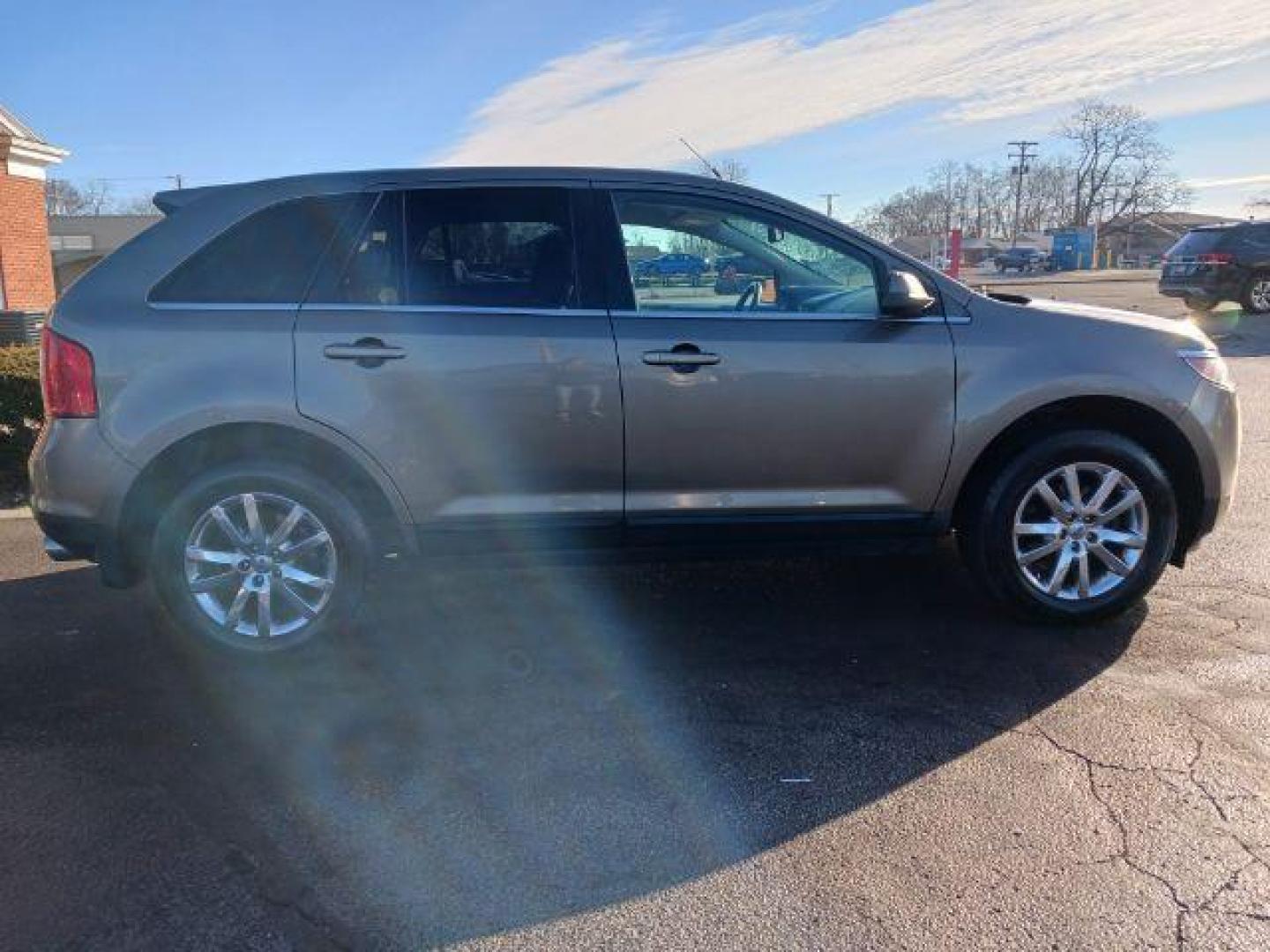 2013 Ginger Ale Metallic Ford Edge Limited FWD (2FMDK3KCXDB) with an 3.5L V6 DOHC 24V engine, 6-Speed Automatic transmission, located at 880 E. National Road, Vandalia, OH, 45377, (937) 908-9800, 39.892189, -84.181015 - Photo#4