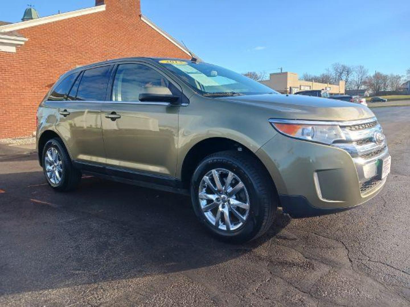 2013 Green Ford Edge Limited AWD (2FMDK4KC3DB) with an 3.5L V6 DOHC 24V engine, 6-Speed Automatic transmission, located at 1184 Kauffman Ave, Fairborn, OH, 45324, (937) 908-9800, 39.807365, -84.029114 - Photo#0