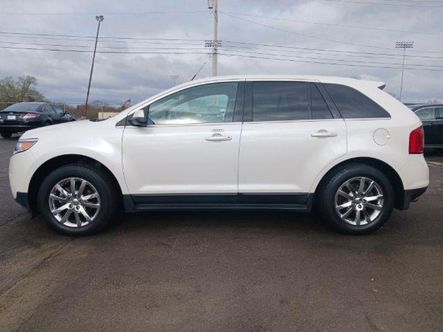 2013 White Platinum Tricoat Metallic Ford Edge Limited FWD (2FMDK3K96DB) with an 2.0L L4 DOHC 16V engine, 6-Speed Automatic transmission, located at 1184 Kauffman Ave, Fairborn, OH, 45324, (937) 908-9800, 39.807365, -84.029114 - Photo#2