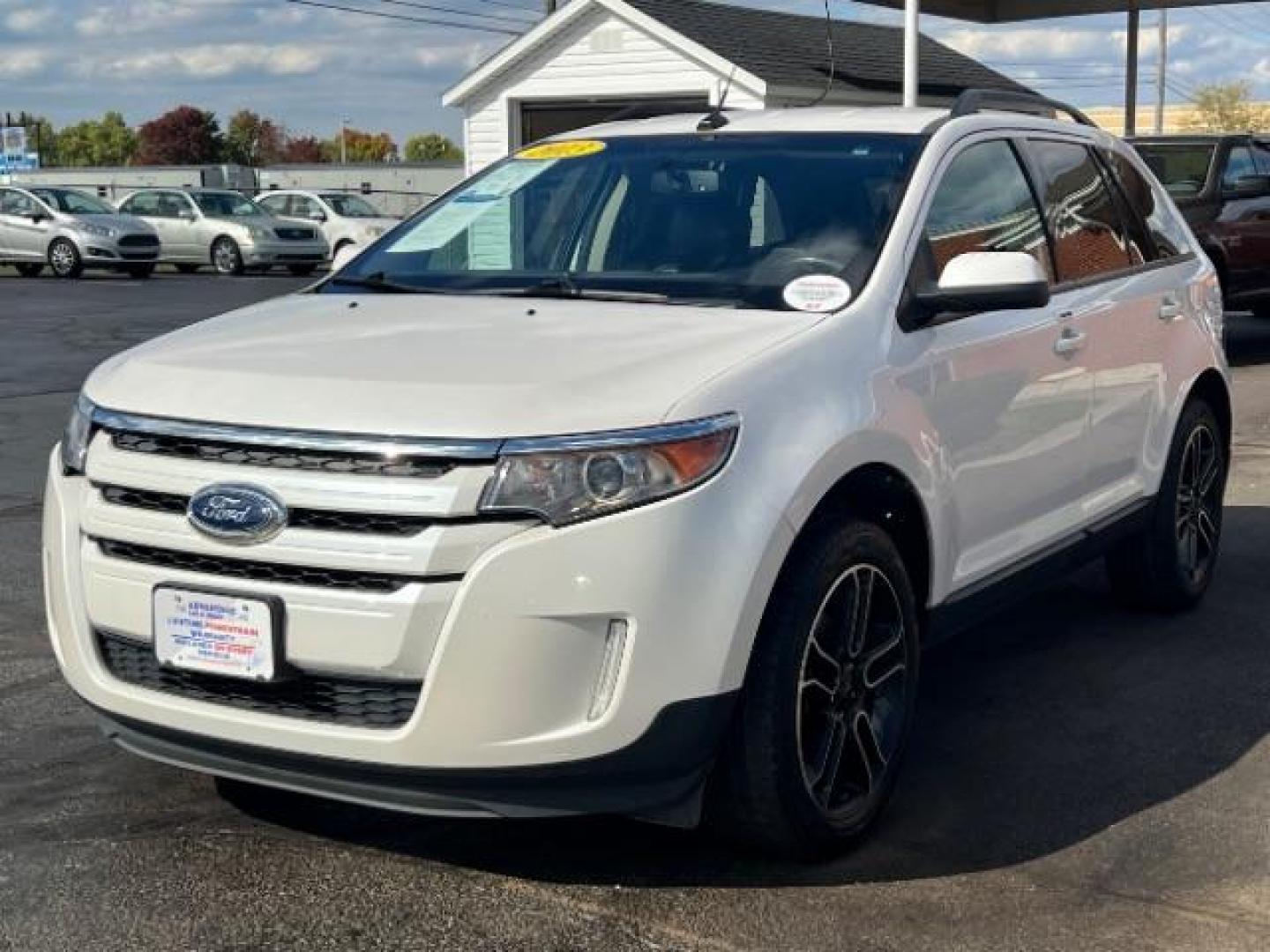 2013 White Platinum Tricoat Metallic Ford Edge SEL FWD (2FMDK3JC1DB) with an 3.5L V6 DOHC 24V engine, 6-Speed Automatic transmission, located at 1099 N County Rd 25A, OH, 45373, (937) 908-9800, 40.057079, -84.212883 - Photo#2