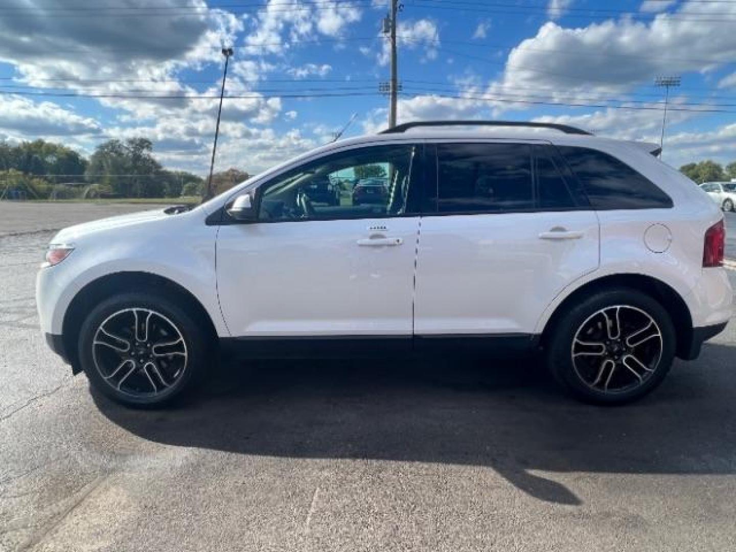 2013 White Platinum Tricoat Metallic Ford Edge SEL FWD (2FMDK3JC1DB) with an 3.5L V6 DOHC 24V engine, 6-Speed Automatic transmission, located at 1099 N County Rd 25A, OH, 45373, (937) 908-9800, 40.057079, -84.212883 - Photo#3