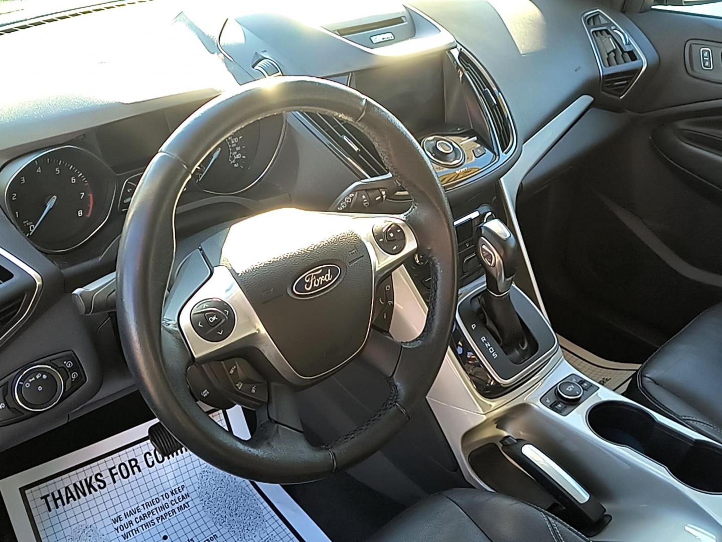 2013 Ford Escape SEL FWD (1FMCU0H99DU) with an 2.0L L4 DOHC 16V engine, 6-Speed Automatic transmission, located at 1099 N County Rd 25A, Troy, OH, 45373, (937) 908-9800, 40.057079, -84.212883 - 2013 Ford Escape SEL FWD - Photo#8