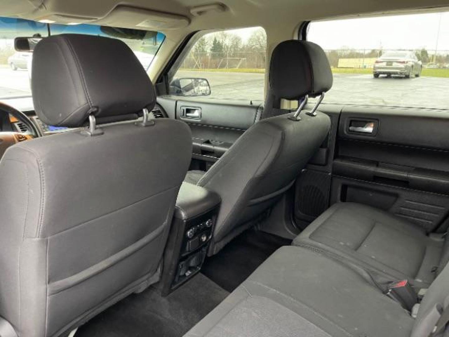 2013 Deep Impact Blue Metallic Ford Flex SE FWD (2FMGK5B8XDB) with an 3.5L V6 DOHC 24V engine, 6-Speed Automatic Overdrive transmission, located at 1099 N County Rd 25A, OH, 45373, (937) 908-9800, 40.057079, -84.212883 - Photo#10