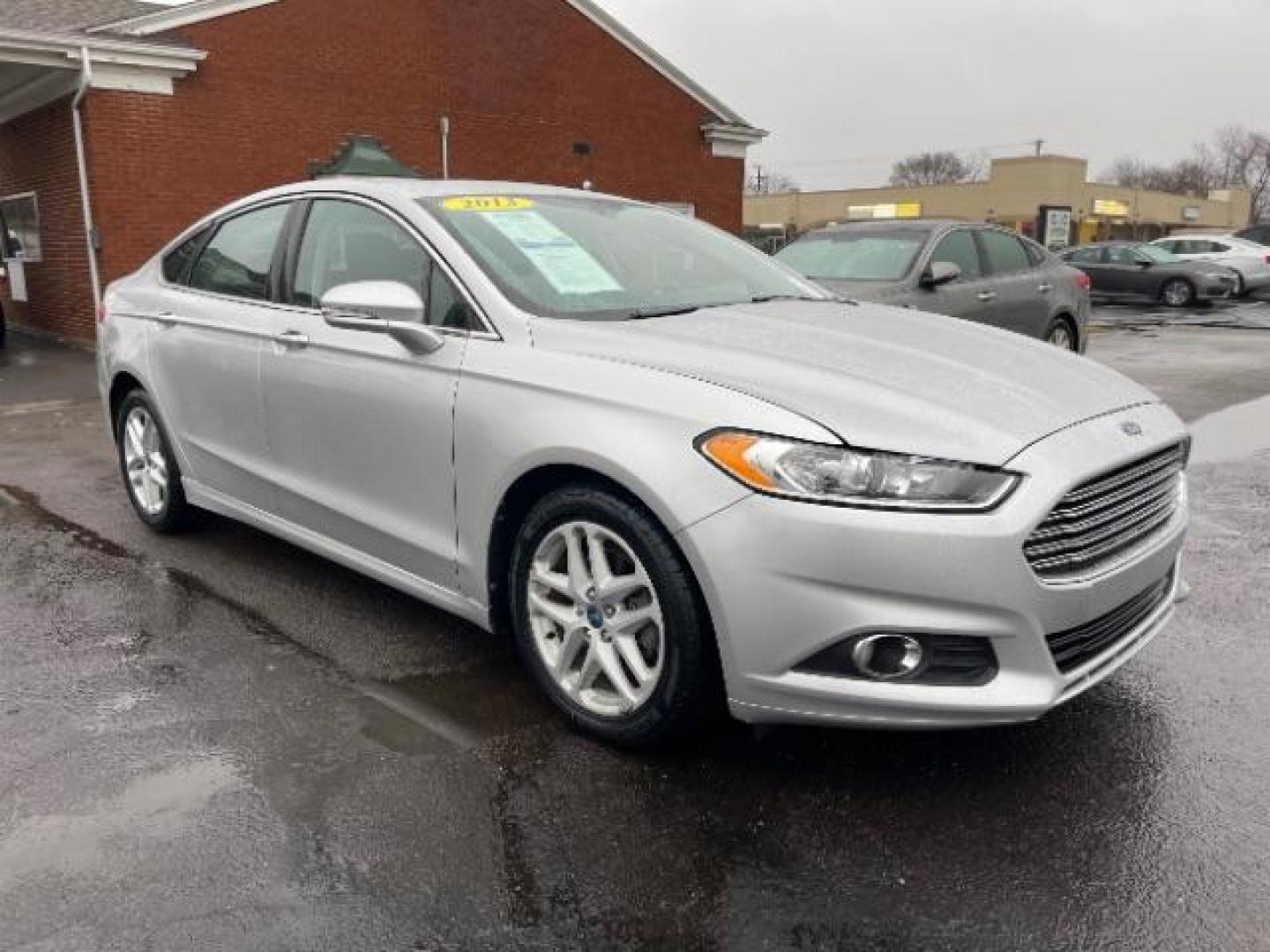 2013 Ingot Silver Ford Fusion SE (3FA6P0HR5DR) with an 1.6L L4 DOHC 16V engine, located at 1184 Kauffman Ave, Fairborn, OH, 45324, (937) 908-9800, 39.807365, -84.029114 - Photo#0