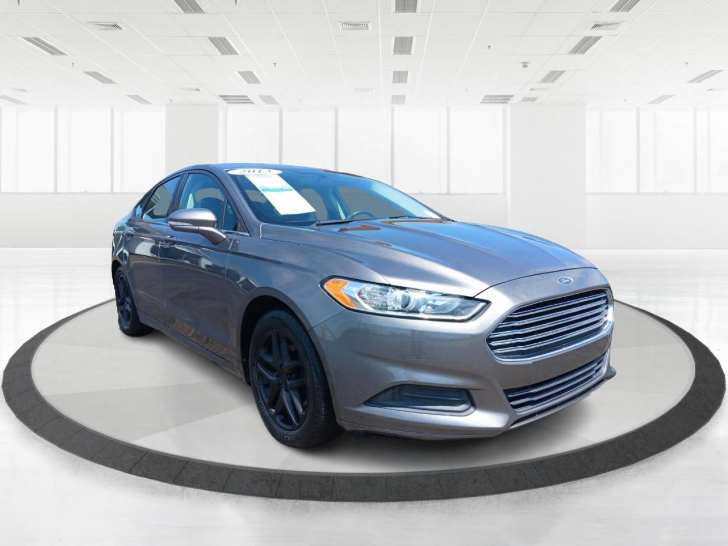 2013 Sterling Gray Ford Fusion (3FA6P0HR2DR) with an 1.6L L4 DOHC 16V engine, located at 1230 East Main St, Xenia, OH, 45385, (937) 908-9800, 39.687321, -83.910294 - Photo#0