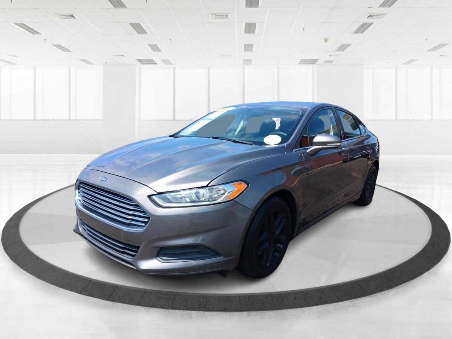 2013 Sterling Gray Ford Fusion (3FA6P0HR2DR) with an 1.6L L4 DOHC 16V engine, located at 1230 East Main St, Xenia, OH, 45385, (937) 908-9800, 39.687321, -83.910294 - Photo#7