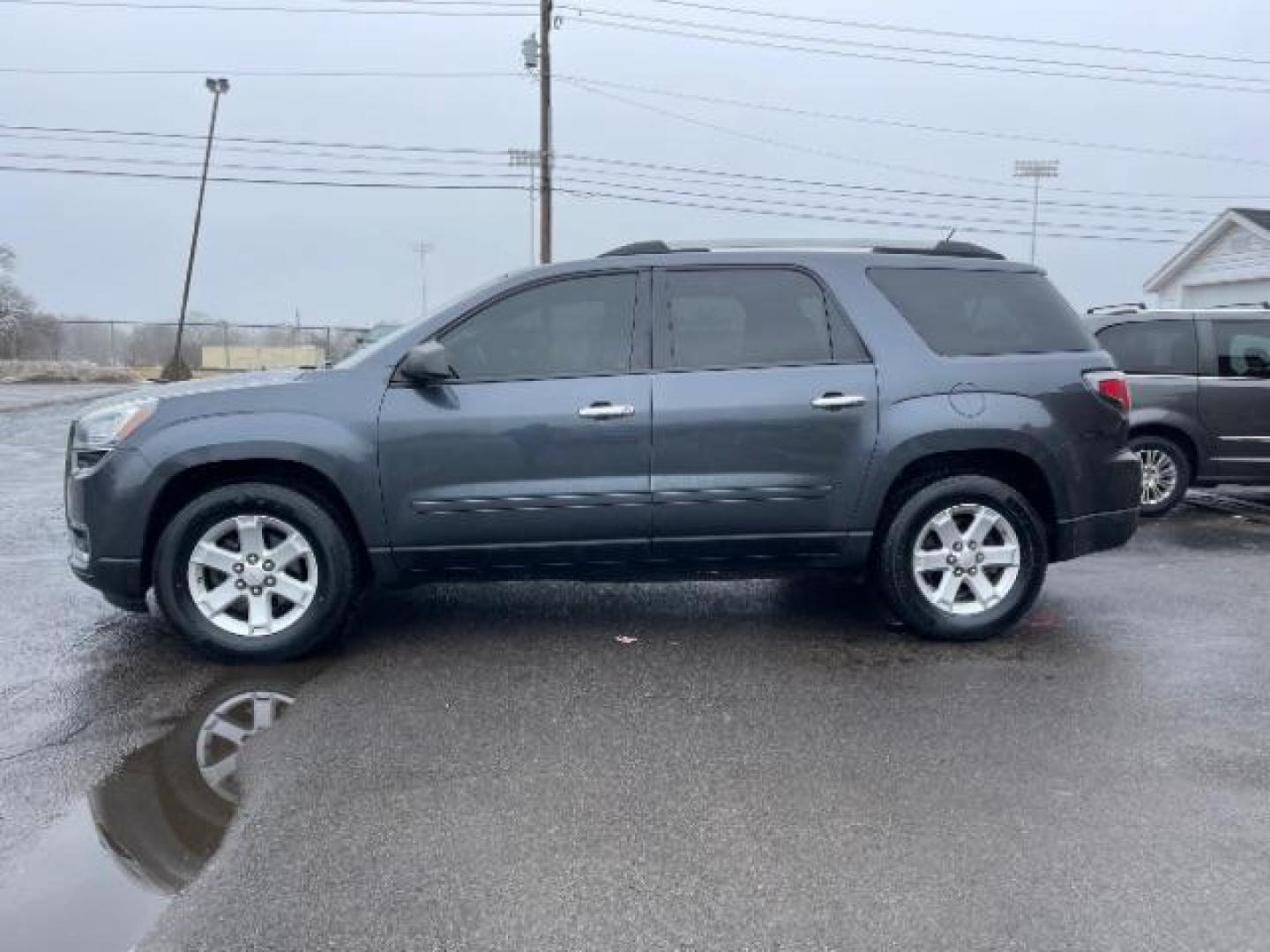 2013 Cyber Gray Metallic GMC Acadia SLE-2 FWD (1GKKRPKD9DJ) with an 3.6L V6 DOHC 24V engine, 6-Speed Automatic transmission, located at 1230 East Main St, Xenia, OH, 45385, (937) 908-9800, 39.687321, -83.910294 - Photo#5