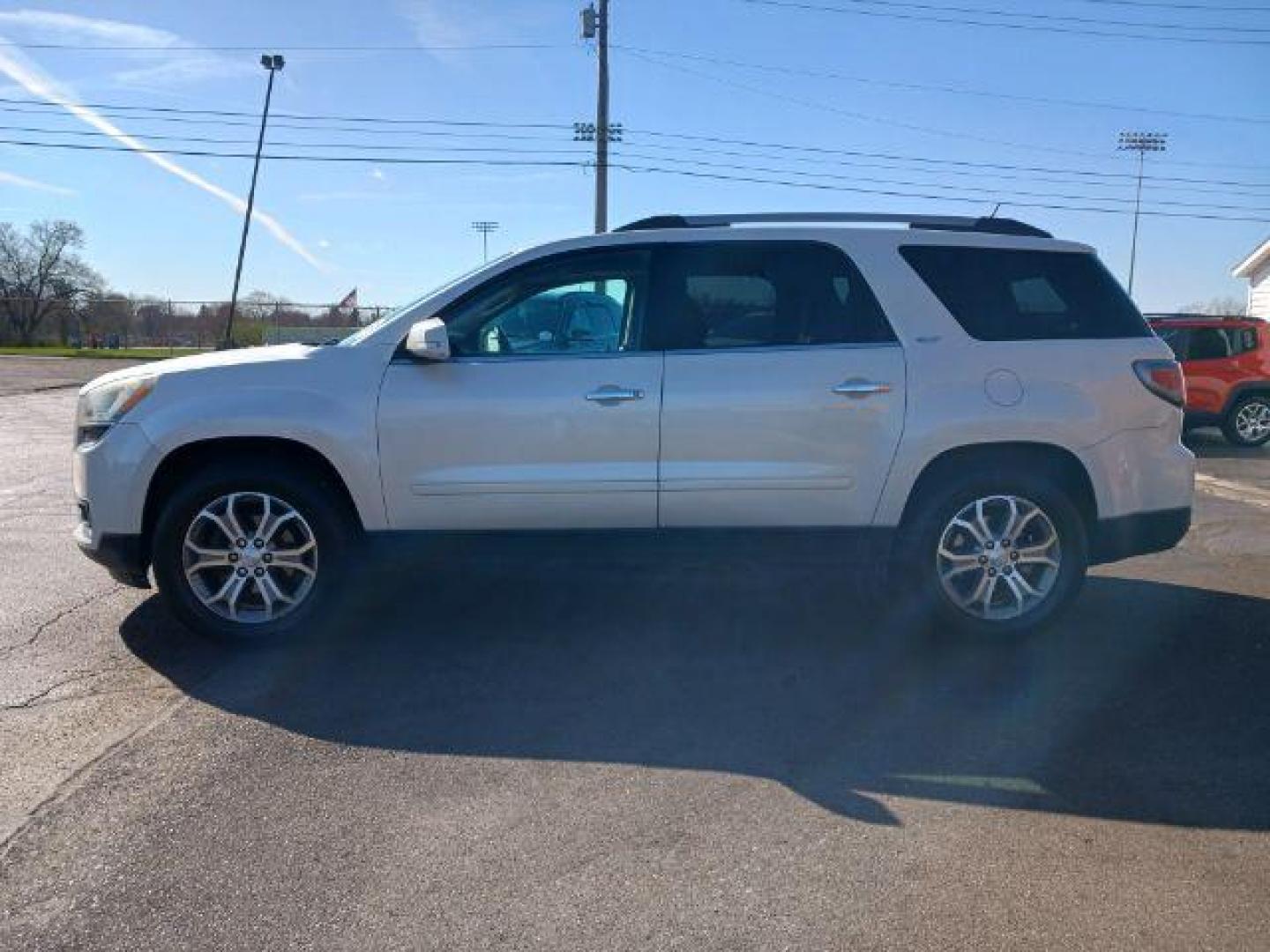 2013 Summit White GMC Acadia SLT-2 AWD (1GKKVSKD3DJ) with an 3.6L V6 DOHC 24V engine, 6-Speed Automatic transmission, located at 1230 East Main St, Xenia, OH, 45385, (937) 908-9800, 39.687321, -83.910294 - Photo#3