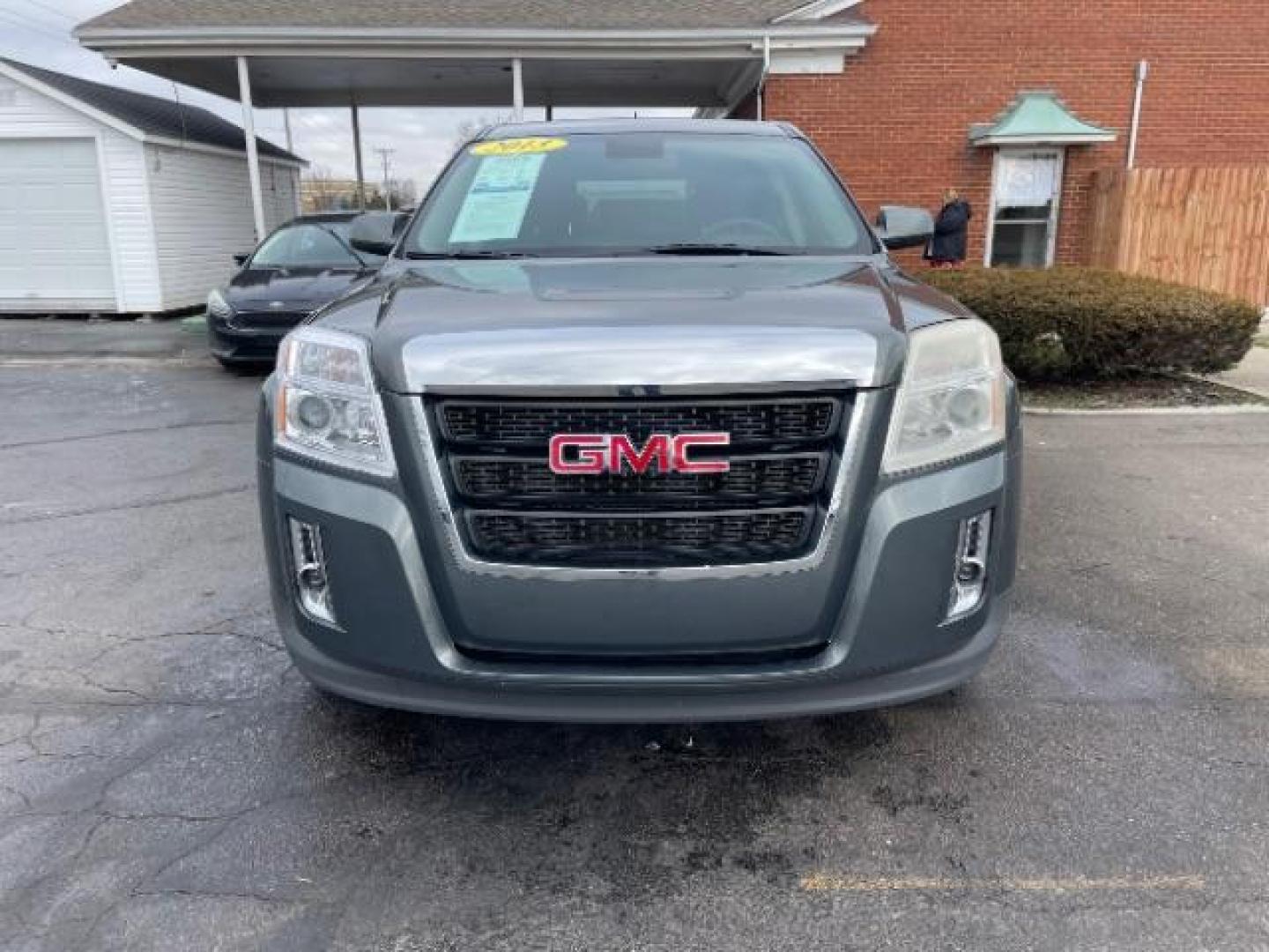 2013 Ashen Gray Metallic GMC Terrain SLE1 FWD (2GKALMEK8D6) with an 2.4L L4 DOHC 16V FFV engine, 6-Speed Automatic transmission, located at 401 Woodman Dr, Riverside, OH, 45431, (937) 908-9800, 39.763779, -84.122063 - Photo#2