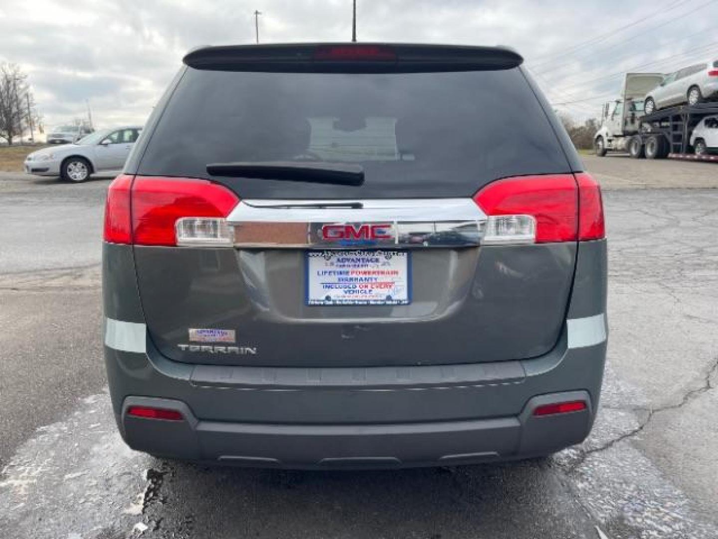 2013 Ashen Gray Metallic GMC Terrain SLE1 FWD (2GKALMEK8D6) with an 2.4L L4 DOHC 16V FFV engine, 6-Speed Automatic transmission, located at 401 Woodman Dr, Riverside, OH, 45431, (937) 908-9800, 39.763779, -84.122063 - Photo#3