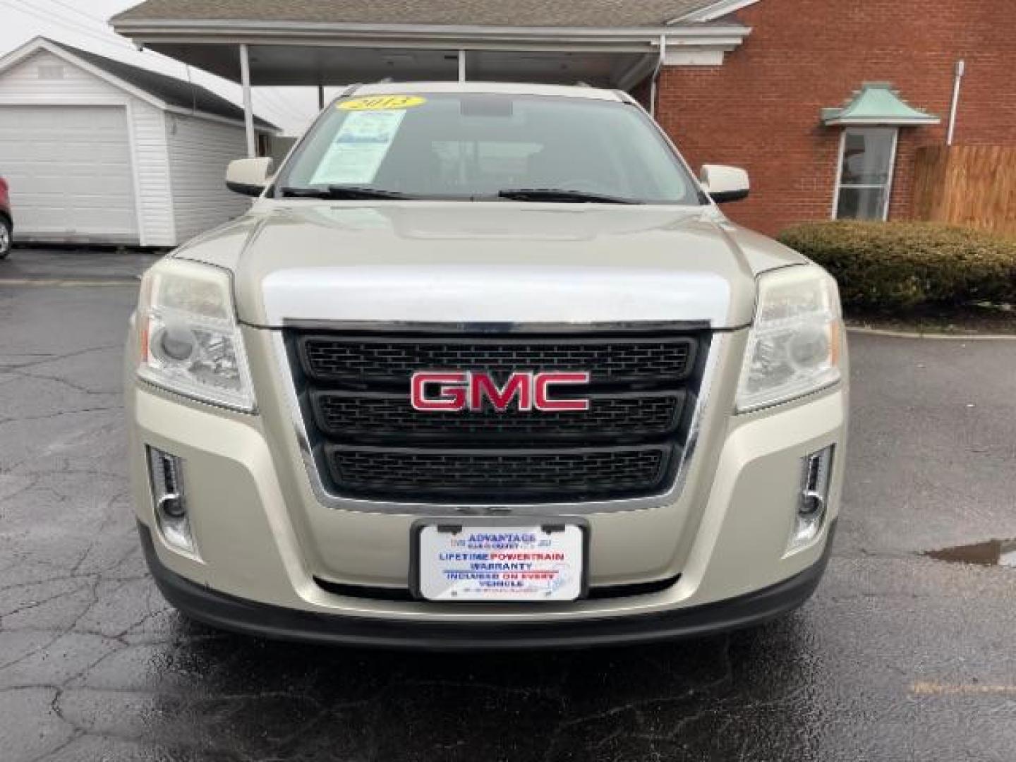 2013 Champagne Silver Metallic GMC Terrain SLE2 FWD (2GKALSEK1D6) with an 2.4L L4 DOHC 16V FFV engine, 6-Speed Automatic transmission, located at 1230 East Main St, Xenia, OH, 45385, (937) 908-9800, 39.687321, -83.910294 - Photo#5