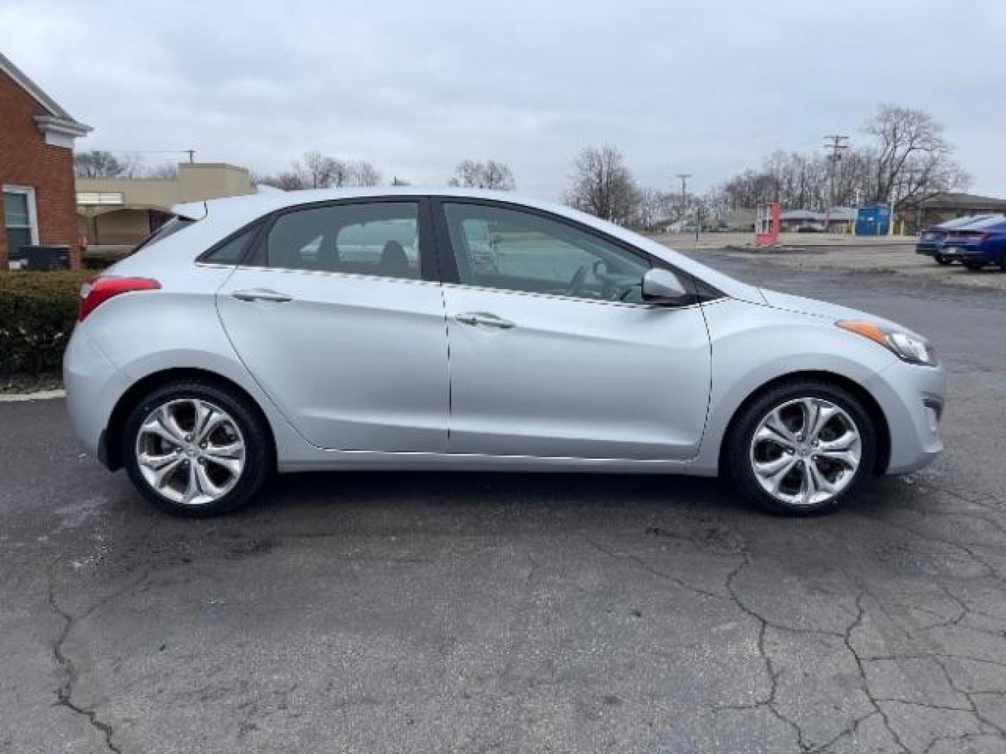 2013 Shimmering Silver Metallic Hyundai Elantra GT A/T (KMHD35LE7DU) with an 1.8L L4 16V DOHC engine, 6-Speed Automatic transmission, located at 1230 East Main St, Xenia, OH, 45385, (937) 908-9800, 39.687321, -83.910294 - Photo#5