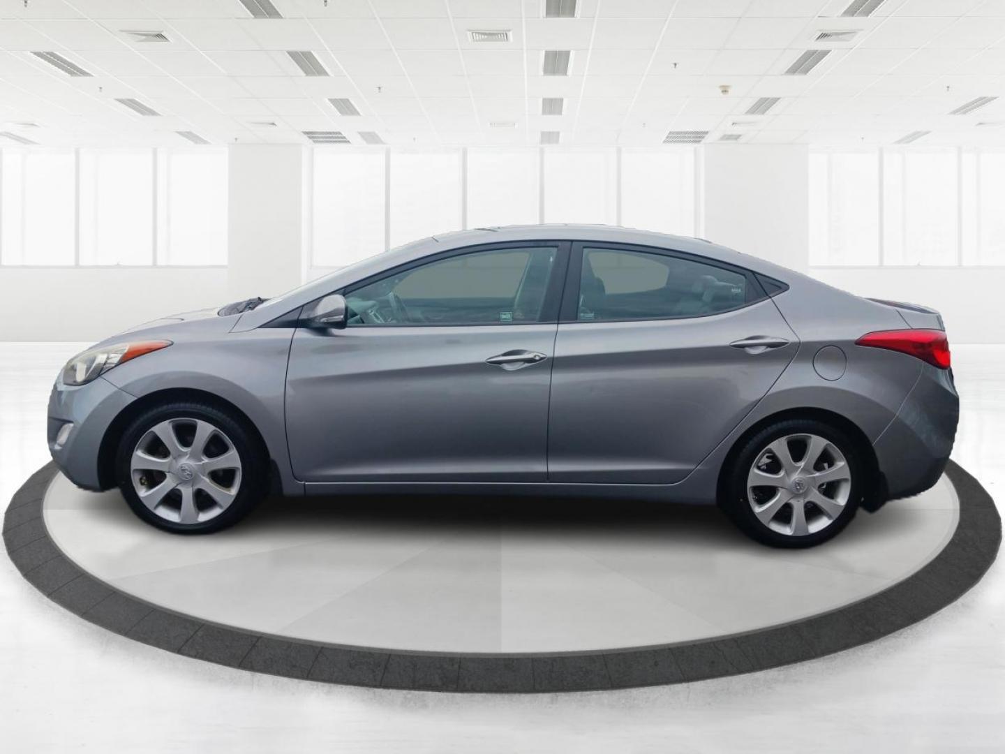 2013 Harbor Gray Metallic Hyundai Elantra Limited (KMHDH4AE1DU) with an 1.8L L4 DOHC 16V engine, 6-Speed Automatic transmission, located at 1099 N County Rd 25A, OH, 45373, (937) 908-9800, 40.057079, -84.212883 - Photo#5